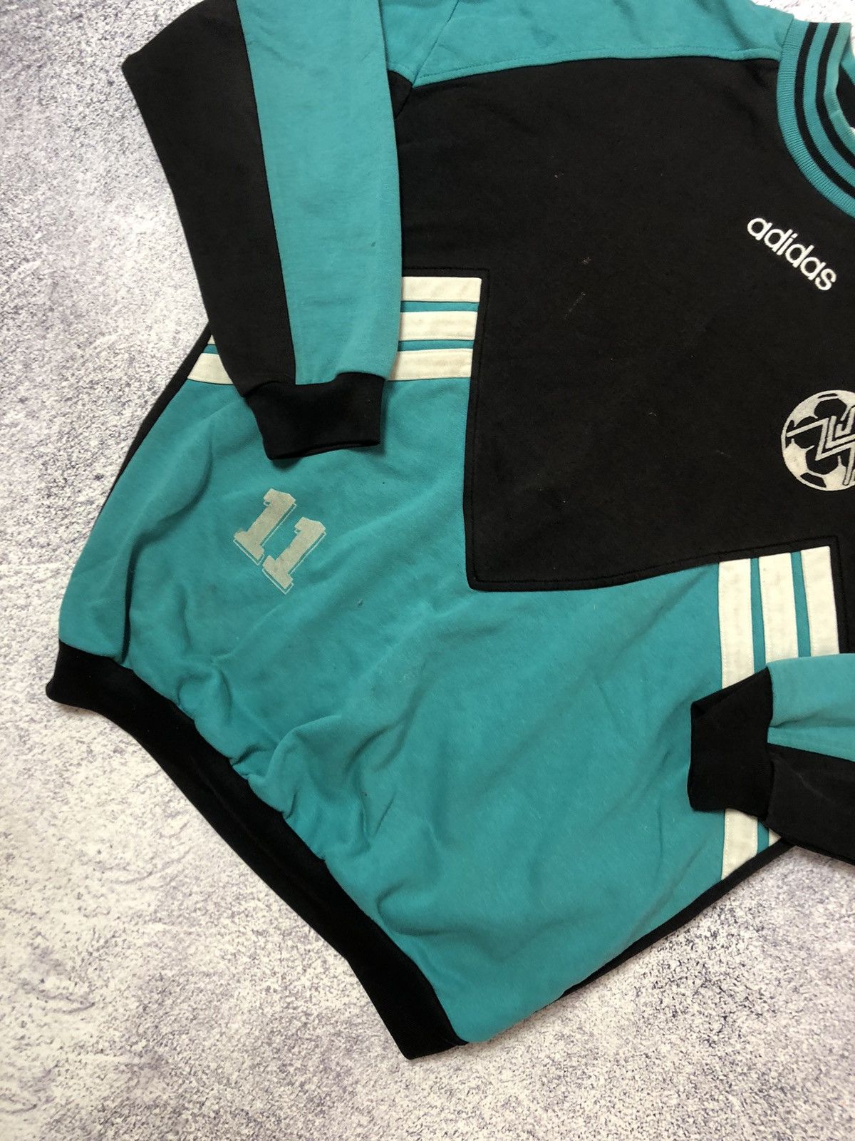 Adidas × Vintage Vintage men’s sweater adidas very rare y2k usa Size US M / EU 48-50 / 2 - 4 Thumbnail