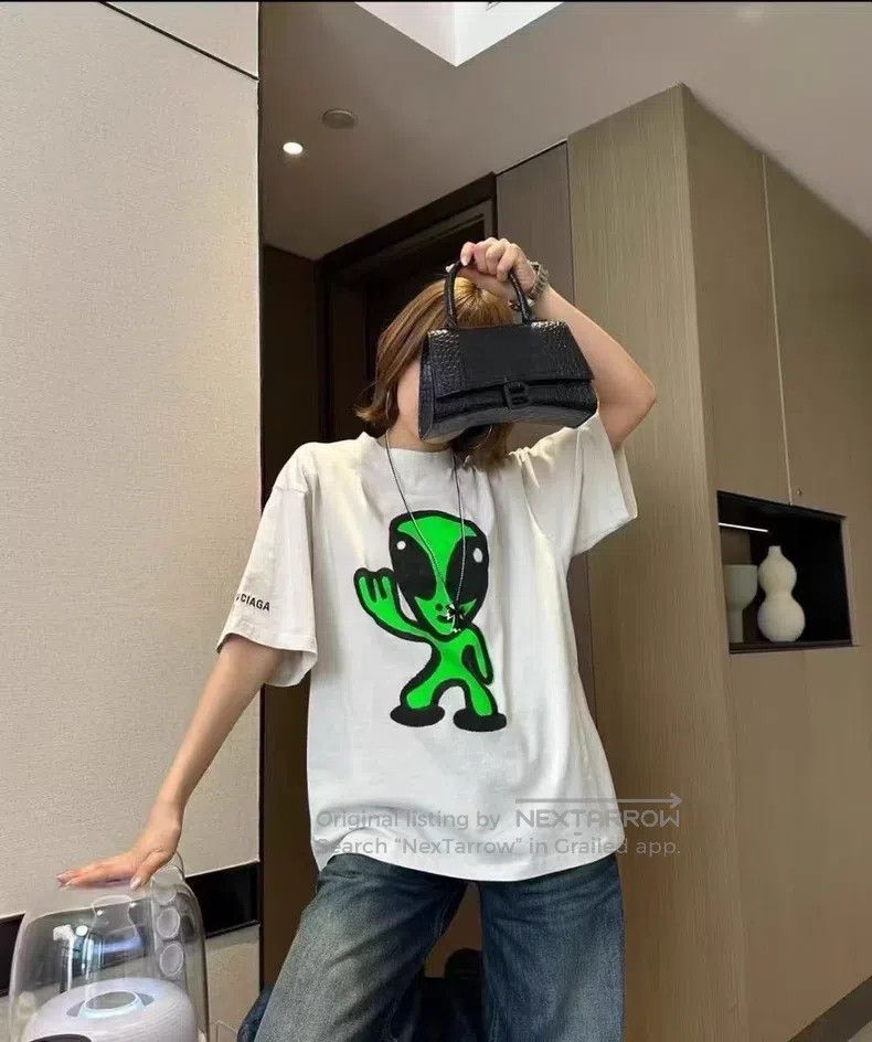 Balenciaga Balenciaga Solid color round neck printed and embroidered Size US L / EU 52-54 / 3 - 7 Thumbnail
