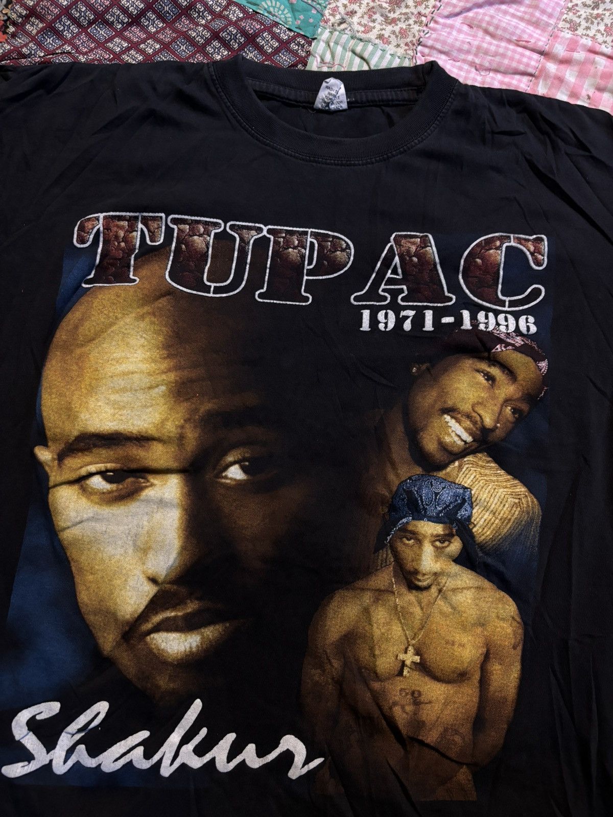 Vintage Vintage 90s Tupac Shakur Memorial Rap tee Size US XL / EU 56 / 4 - 2 Thumbnail
