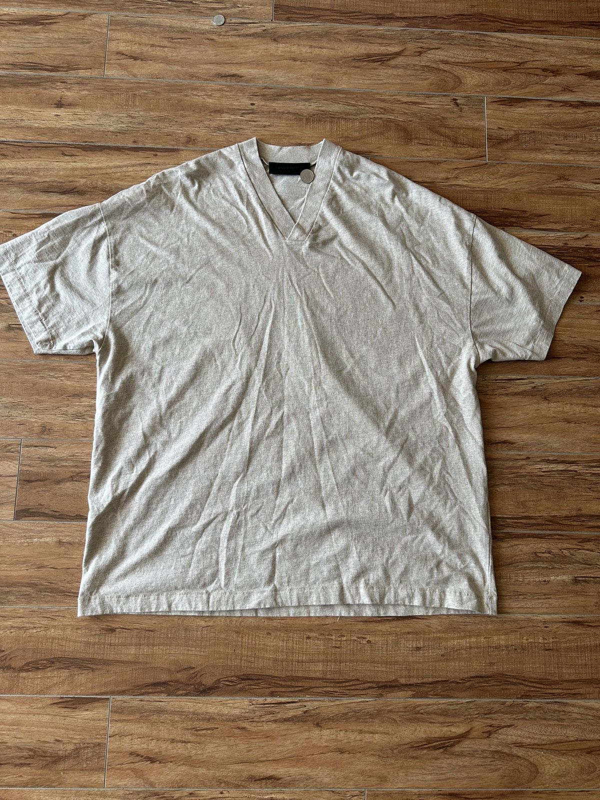 Essentials Essentials Fear Of God Big Logo V-Neck T Shirt Size S Size US S / EU 44-46 / 1 - 4 Thumbnail