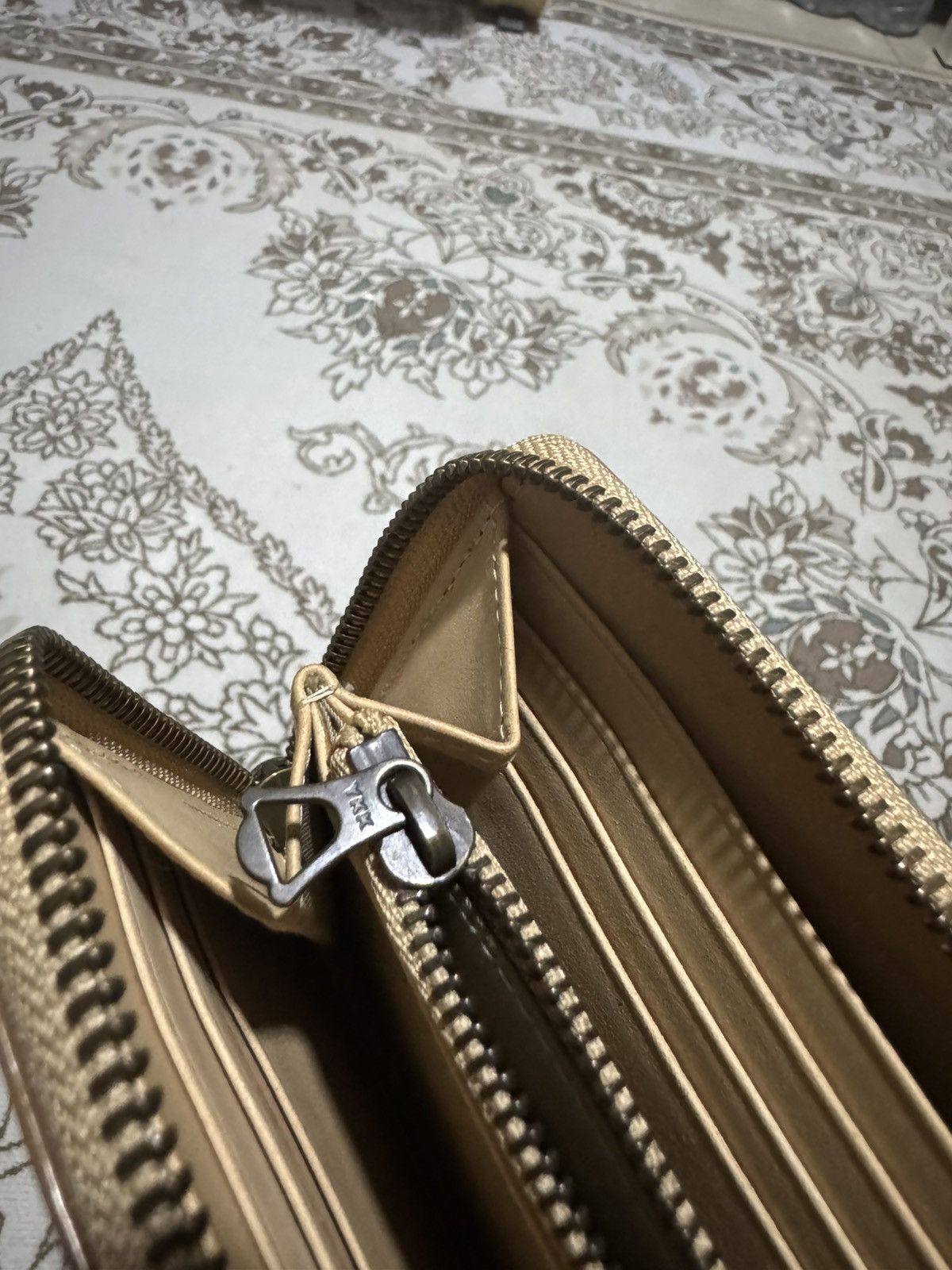 Genuine Leather × Japanese Brand × Jean Paul Gaultier Beige Leather Genten Purse Long Wallet Size ONE SIZE - 6 Thumbnail