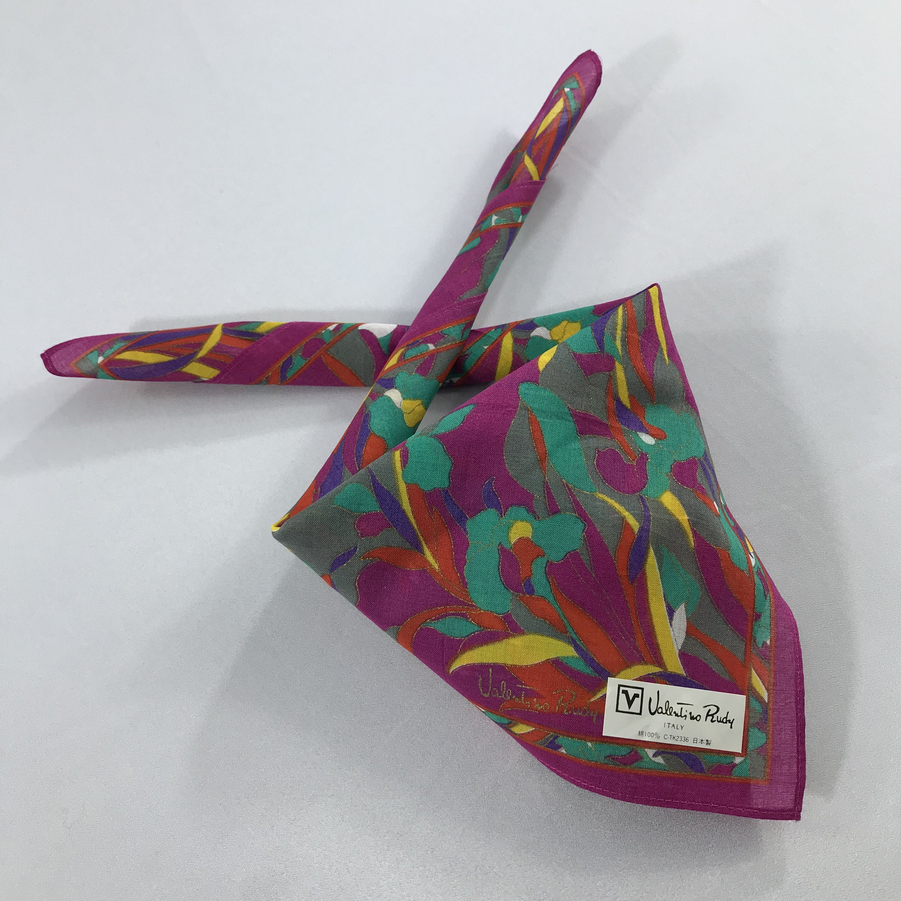 Vintage Valentino Rudy Bandana / Handkerchief / Neckerchief - S2129 Size ONE SIZE - 4 Thumbnail