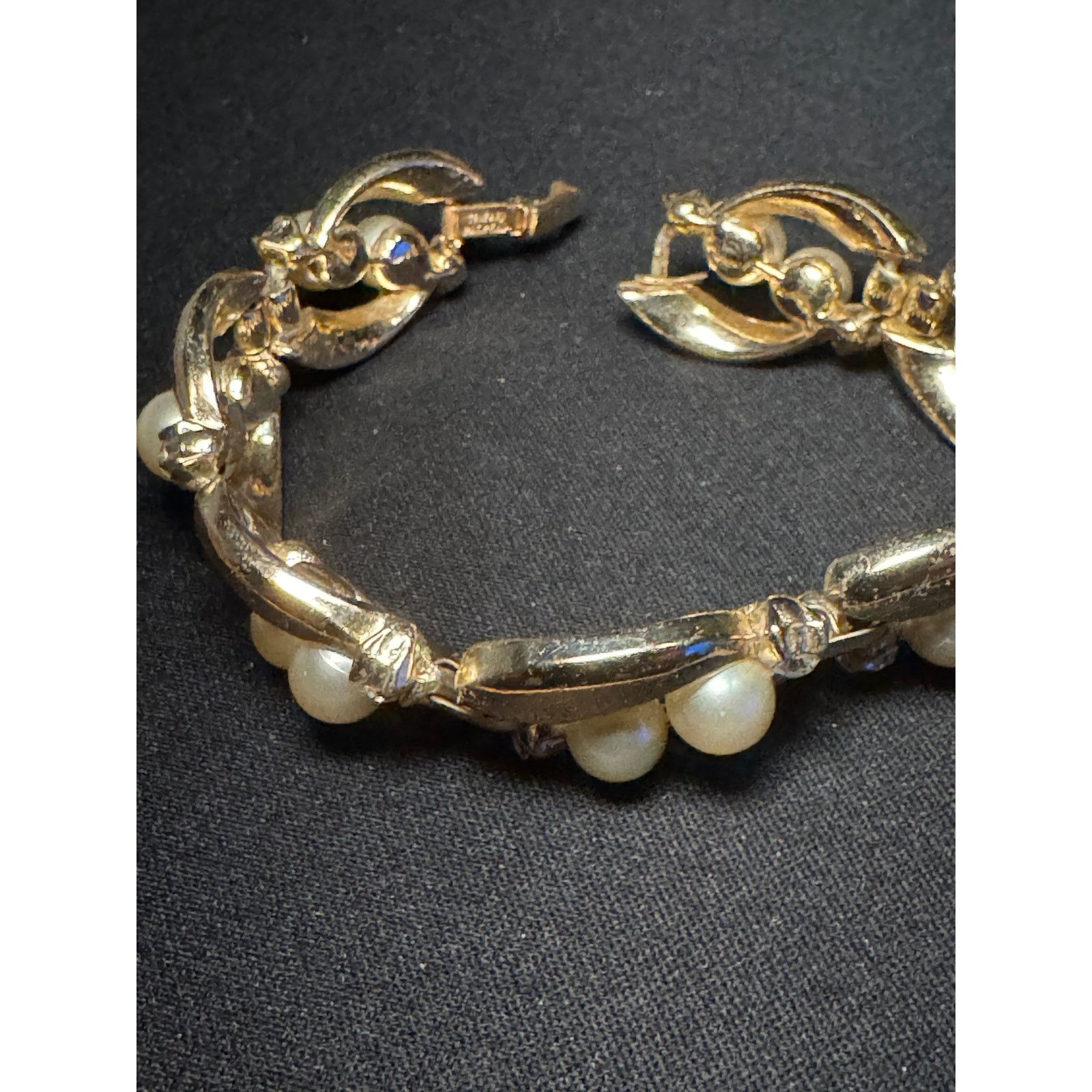 Other Vintage Trifari Faux Pearls CZ Fold Over Clasp Bracelet 6.75 Size ONE SIZE - 2 Thumbnail