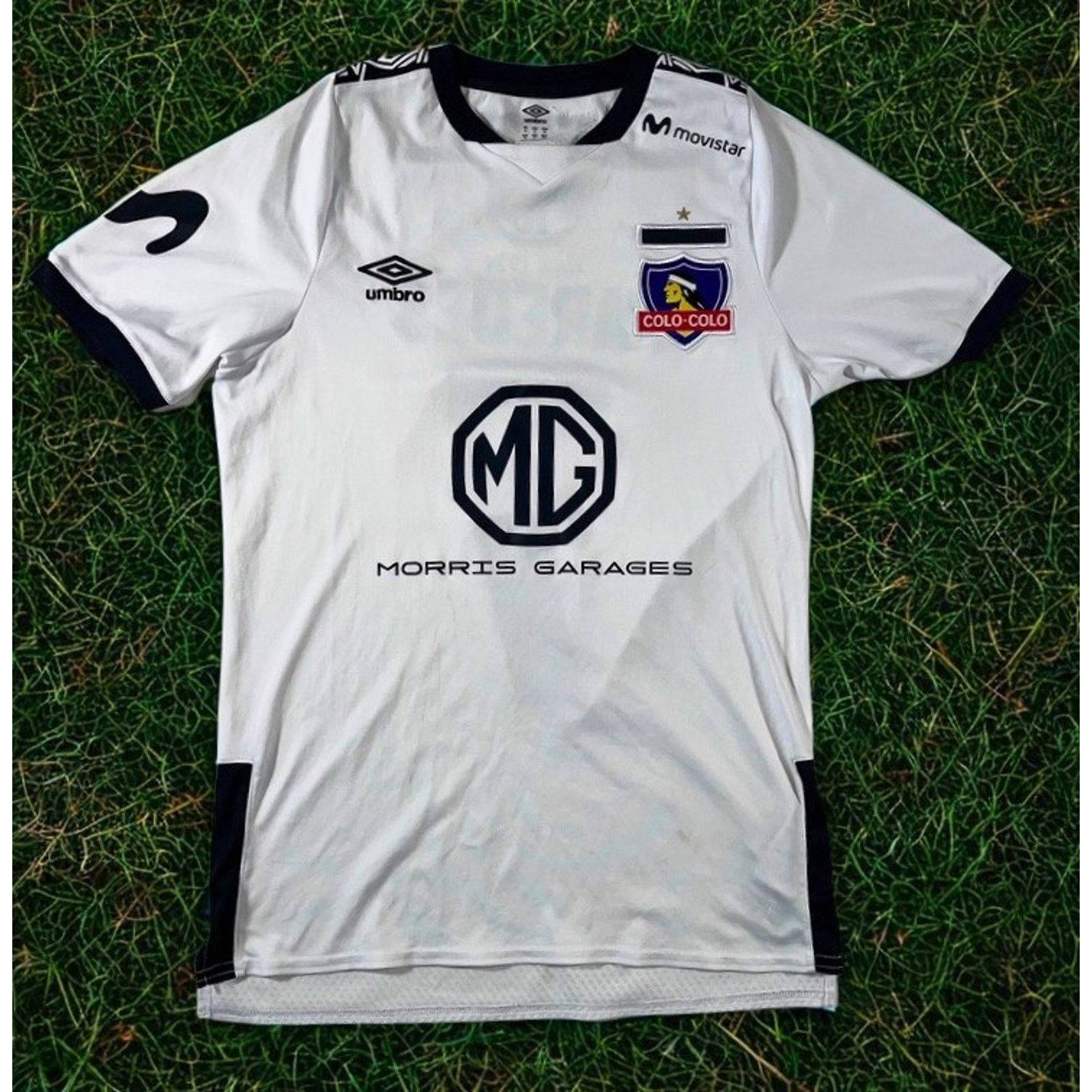 Umbro Colo Colo Esteban Paredes Umbro Soccer Jersey S Chile 2019 Size US S / EU 44-46 / 1 - 5 Thumbnail