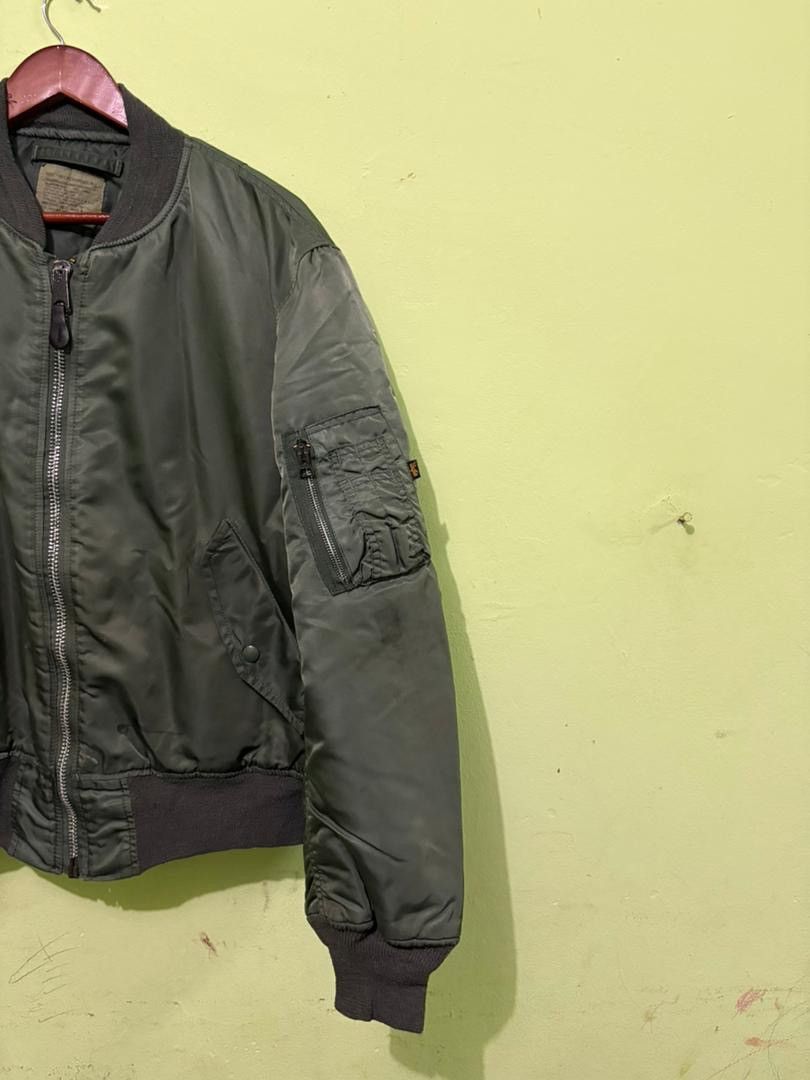 Alpha Industries Vintage 90’s Alpha industries MA-1 Bomber Jacket Design Size US L / EU 52-54 / 3 - 2 Thumbnail