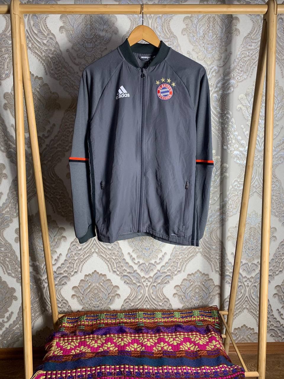 Adidas VERY RARE ADIDAS FC BAYERN MUNCHEN GERMANY SOCCER JACKET Y2K Size US XL / EU 56 / 4 - 1 Thumbnail