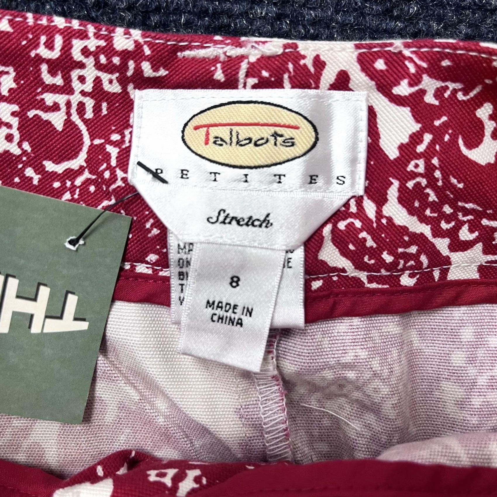 Talbots Talbots Shorts Womens 8 Red White Floral Stretch Petite Dressy Summer NWT Size 30" / US 8 / IT 44 - 2 Thumbnail