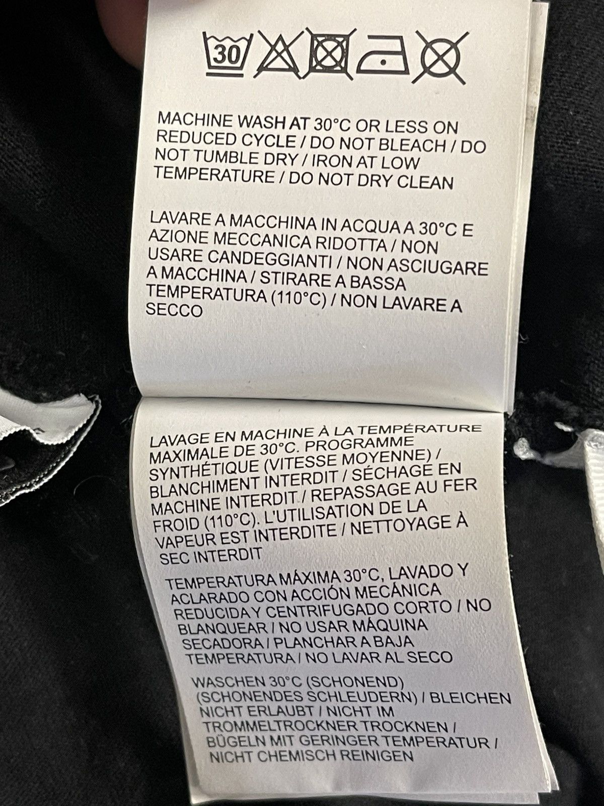 Off-White Size M - Off White Tee Graphic Print Black/Yellow Size US M / EU 48-50 / 2 - 10 Thumbnail