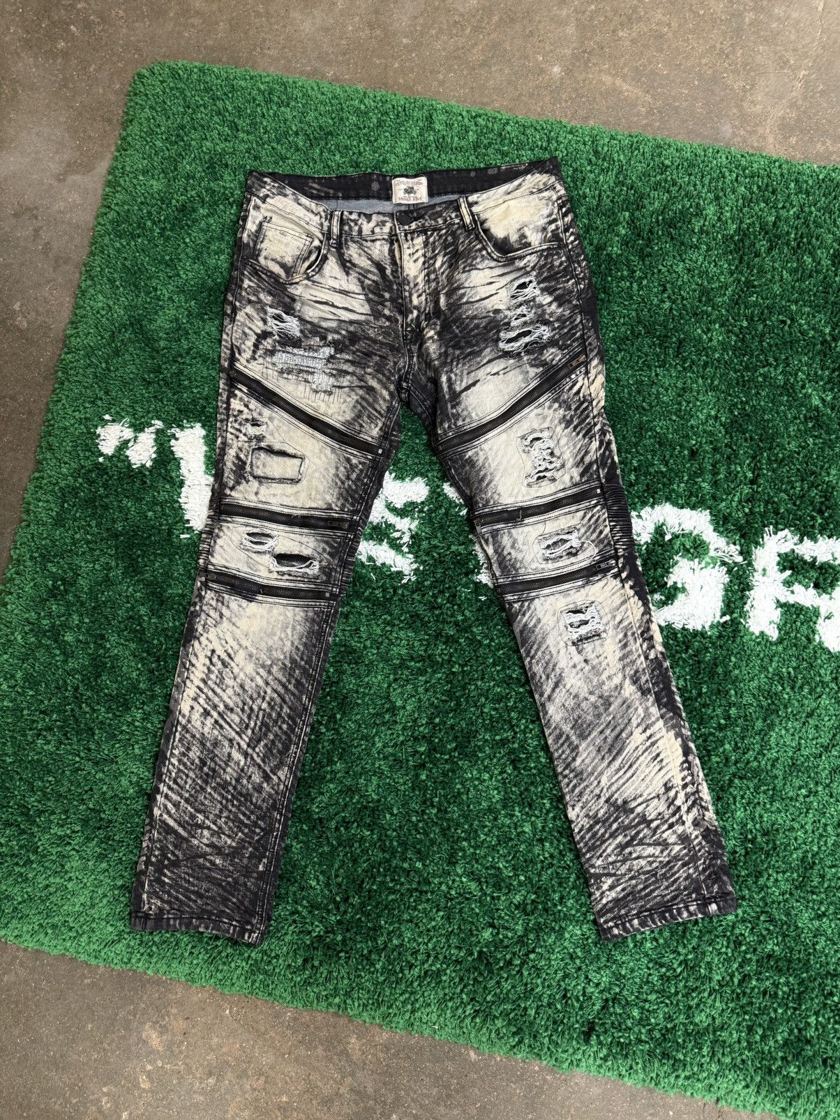 Smoke Rise Distressed Dye Denim Jeans 38