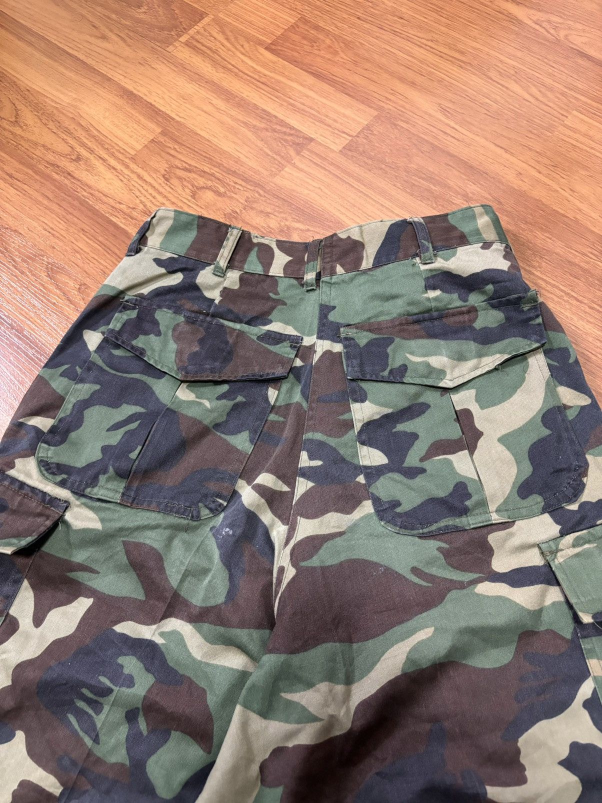 Vintage Vintage Military Camo Cargo Shorts Pants Size US 28 / EU 44 - 16 Thumbnail