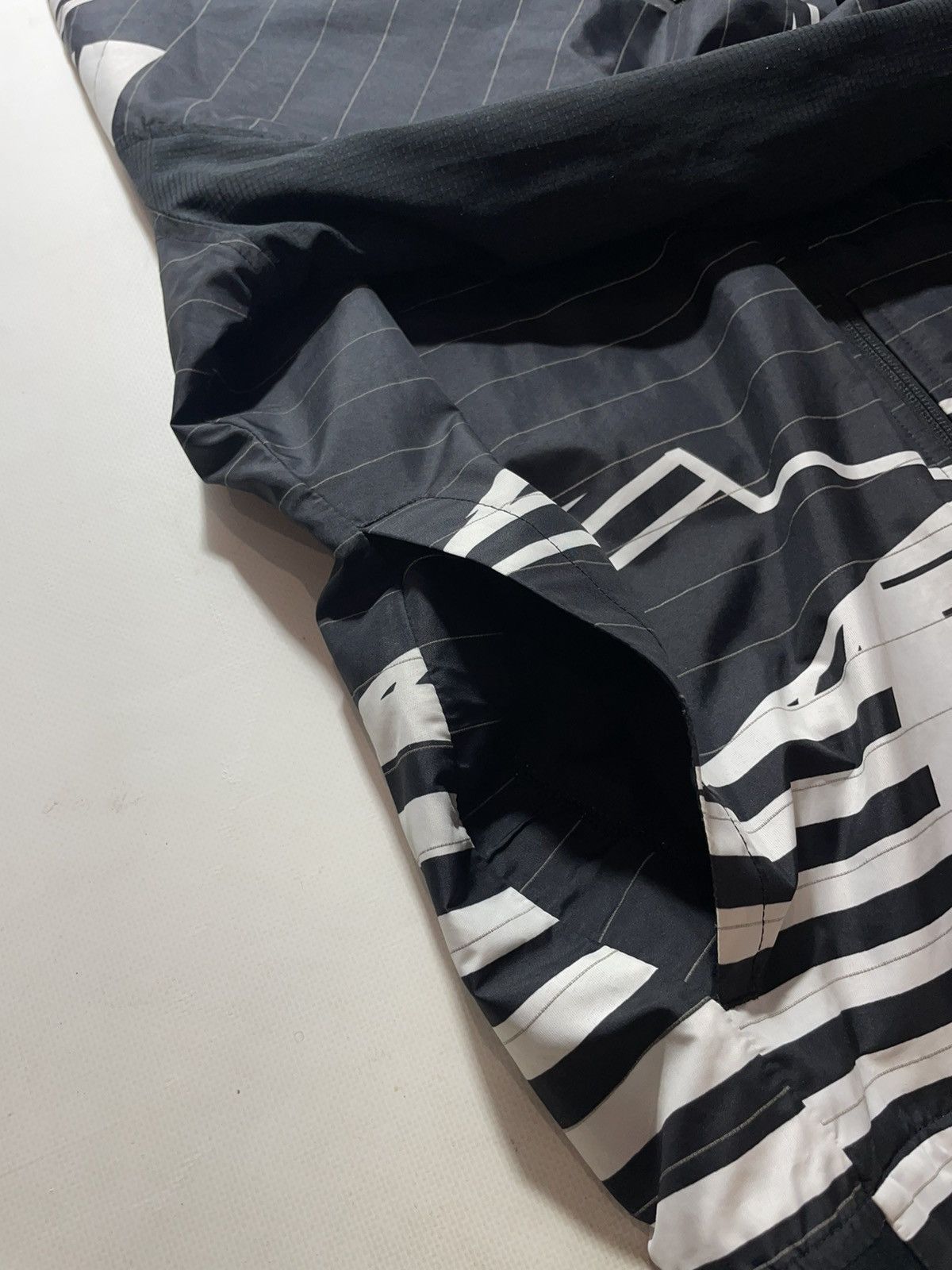 Oakley Oakley Reflective Stripes Light Jacket Size US M / EU 48-50 / 2 - 10 Thumbnail