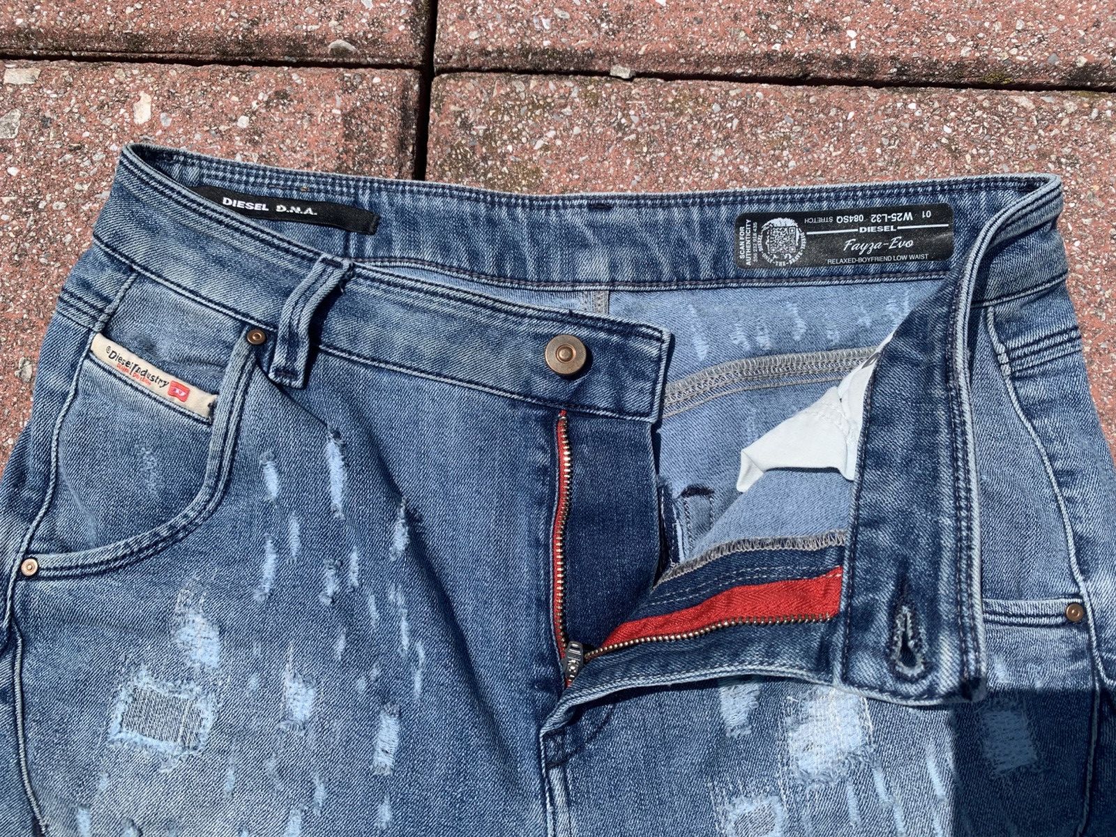 Diesel Diesel distressed jeans Size 25" / US 0 / IT 36 - 2 Thumbnail