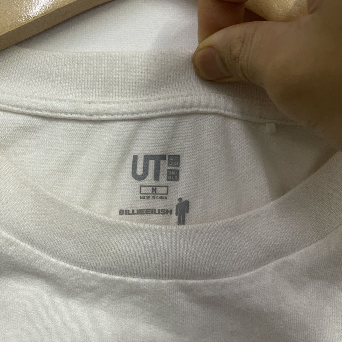 Billie Eilish × Uniqlo Uniqlo X billie Eilish White Shirt Size US M / EU 48-50 / 2 - 3 Thumbnail
