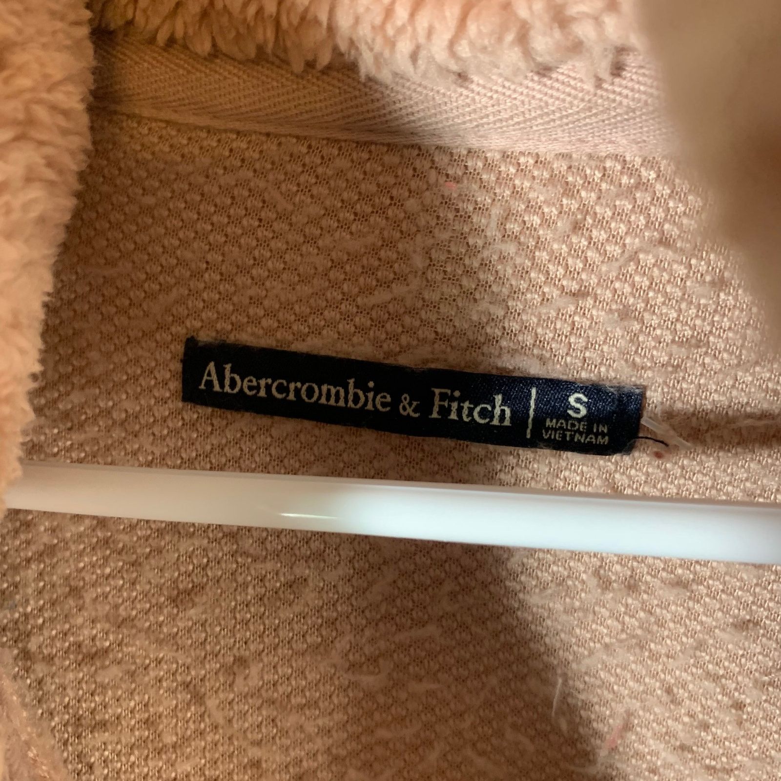 Abercrombie & Fitch Abercrombie & Fitch Fuzzy Teddy Fleece Size S Size S / US 4 / IT 40 - 3 Thumbnail