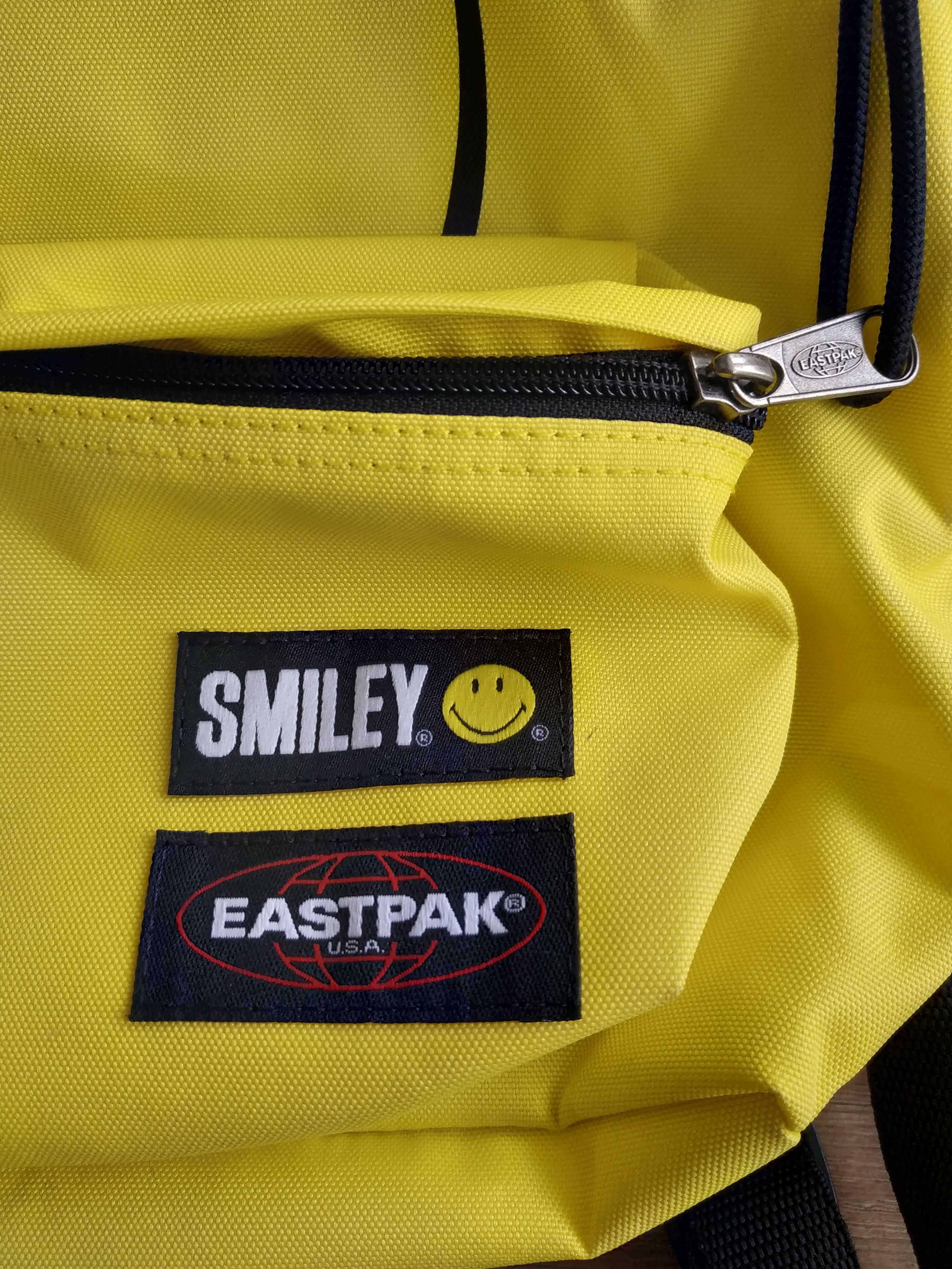 Eastpak Eastpak x Smiley Collabo Yellow Unisex Small Backpack Size ONE SIZE - 4 Thumbnail