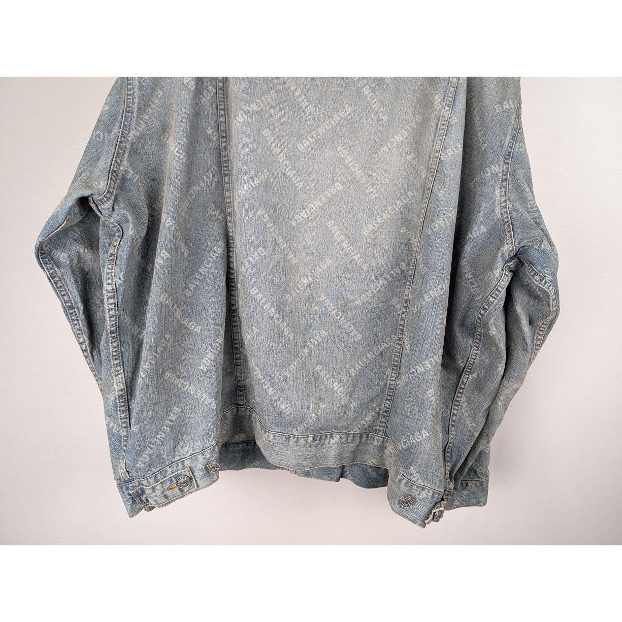 Balenciaga o1rshd1 Jacket Japanese Ring Blue Denim in Blonde Ring Size US L / EU 52-54 / 3 - 12 Thumbnail