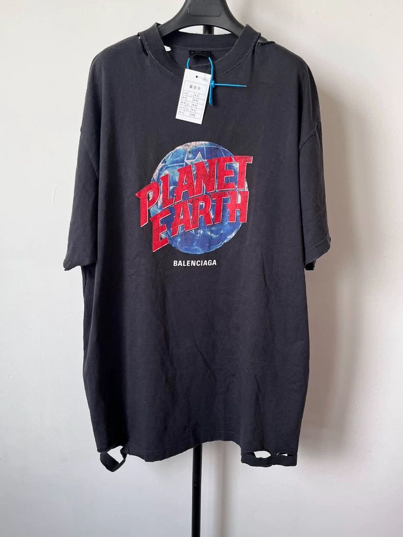 Balenciaga Balenciaga Printed Pattern Round Neck Hole Short Sleeve T- Size US M / EU 48-50 / 2 - 1 Thumbnail