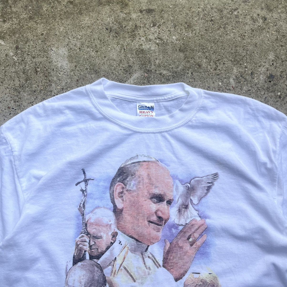 Gildan × Vintage Pope John Paul II 2 2005 Jesus Tee white vintage Size US L / EU 52-54 / 3 - 4 Thumbnail