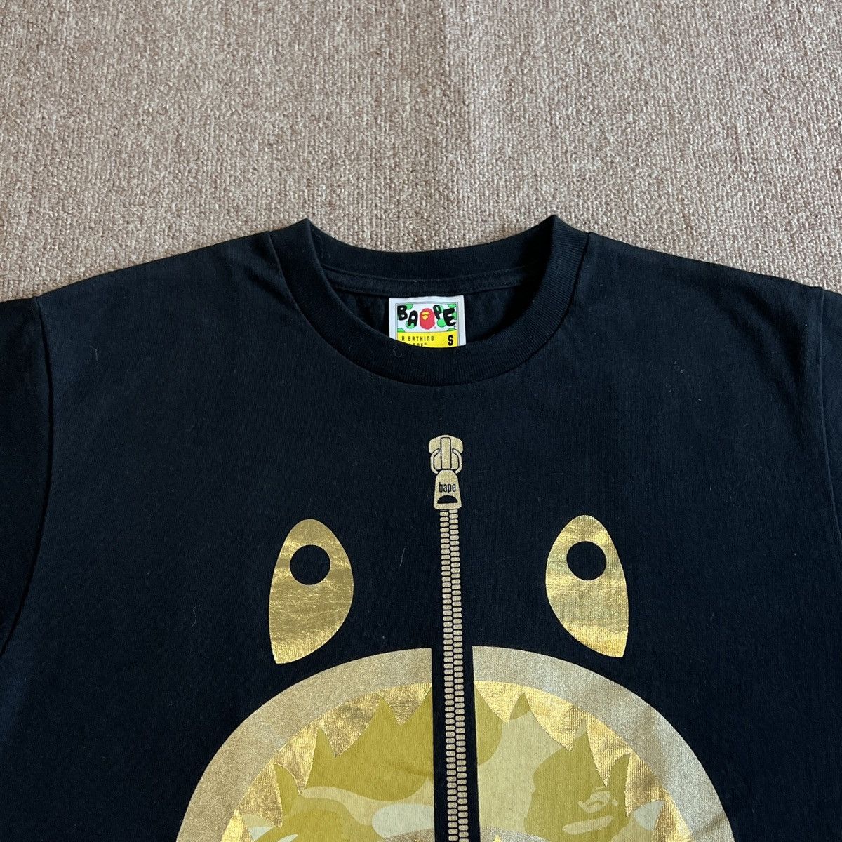 Bape Bape Gold Camo Shark Tee Size US S / EU 44-46 / 1 - 5 Thumbnail