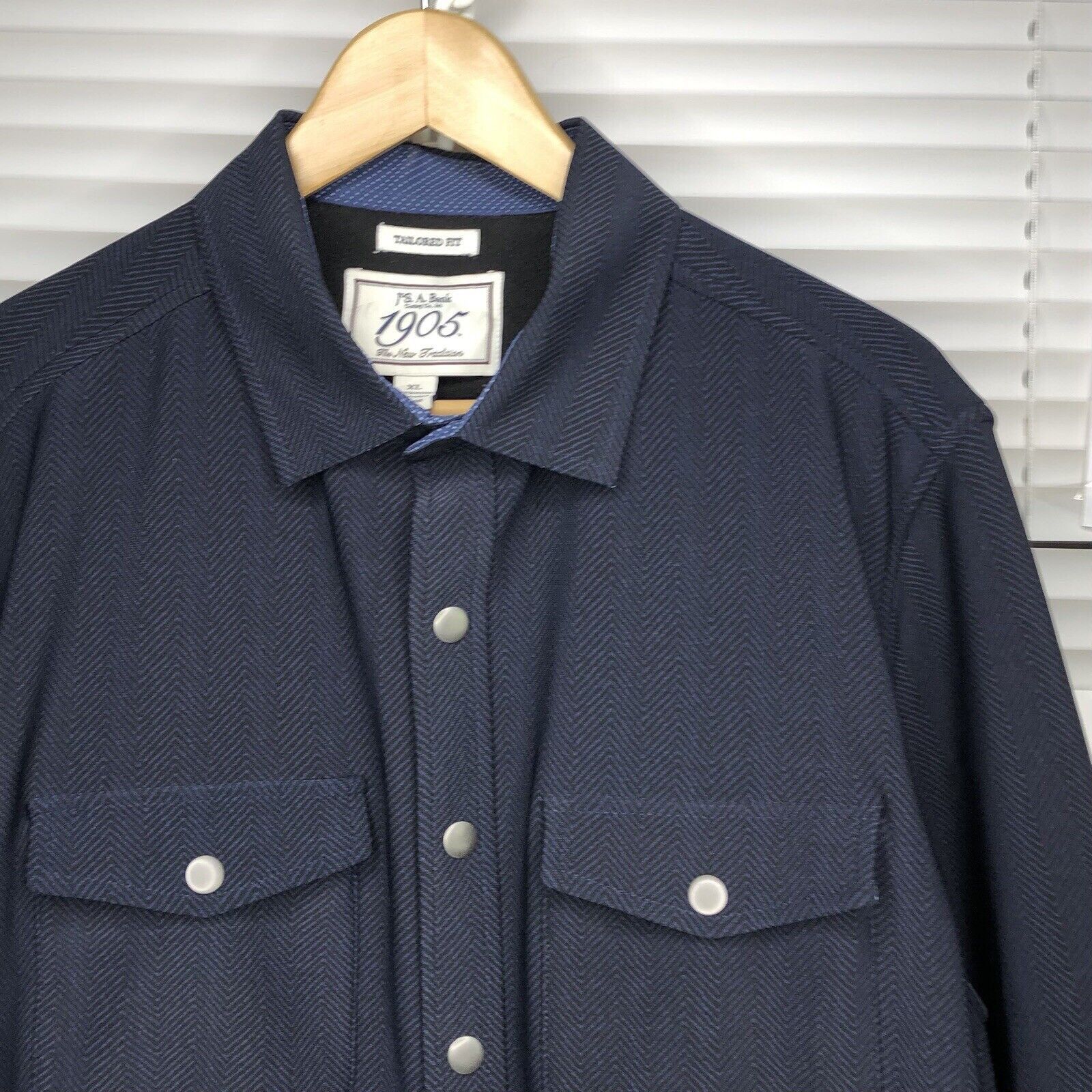 Jos. A. Bank Jos A Bank Mens Long Sleeve XL Tailored Fit Shirt Button Up Size US XL / EU 56 / 4 - 3 Thumbnail