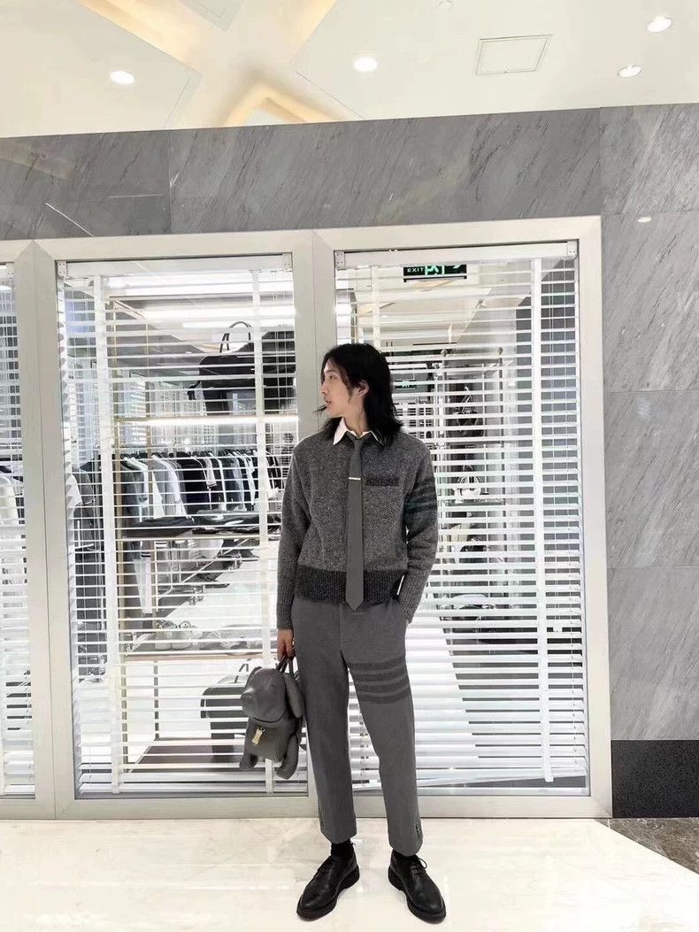 Thom Browne Thom browne Classic four-bar round-neck pullover sweater 25 Size US M / EU 48-50 / 2 - 9 Thumbnail
