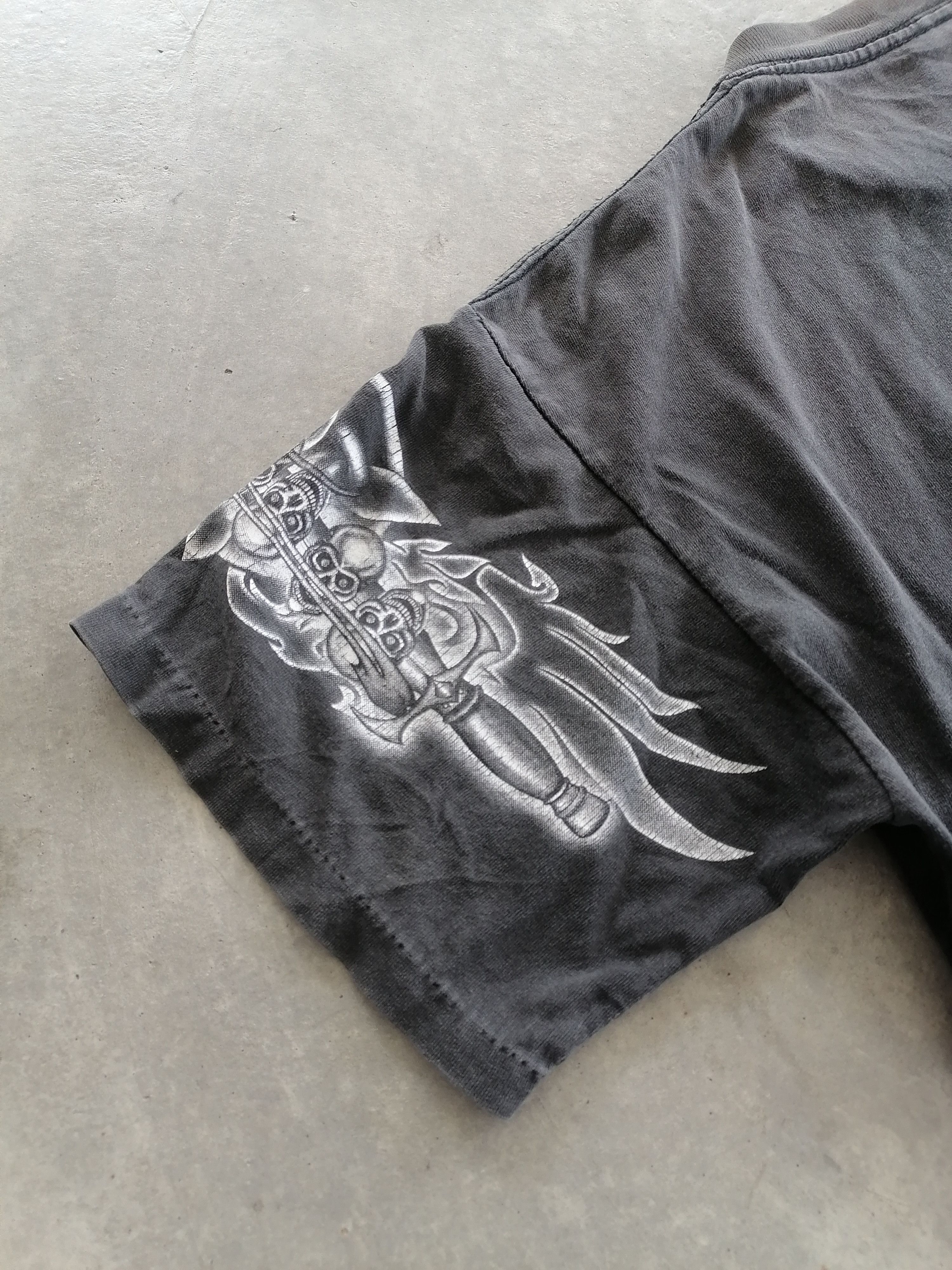 Japanese Brand Vintage Trashed Faded Y2K Tattoo Style Dragon Graphic Tee Size US M / EU 48-50 / 2 - 11 Thumbnail