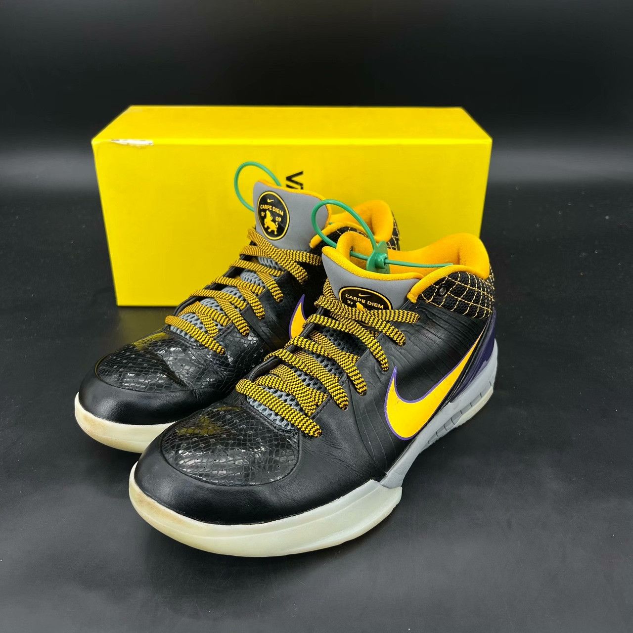 Nike Nike Yellow Lowtop Sneakers 42 Men Size US 9 / EU 42 - 1 Thumbnail