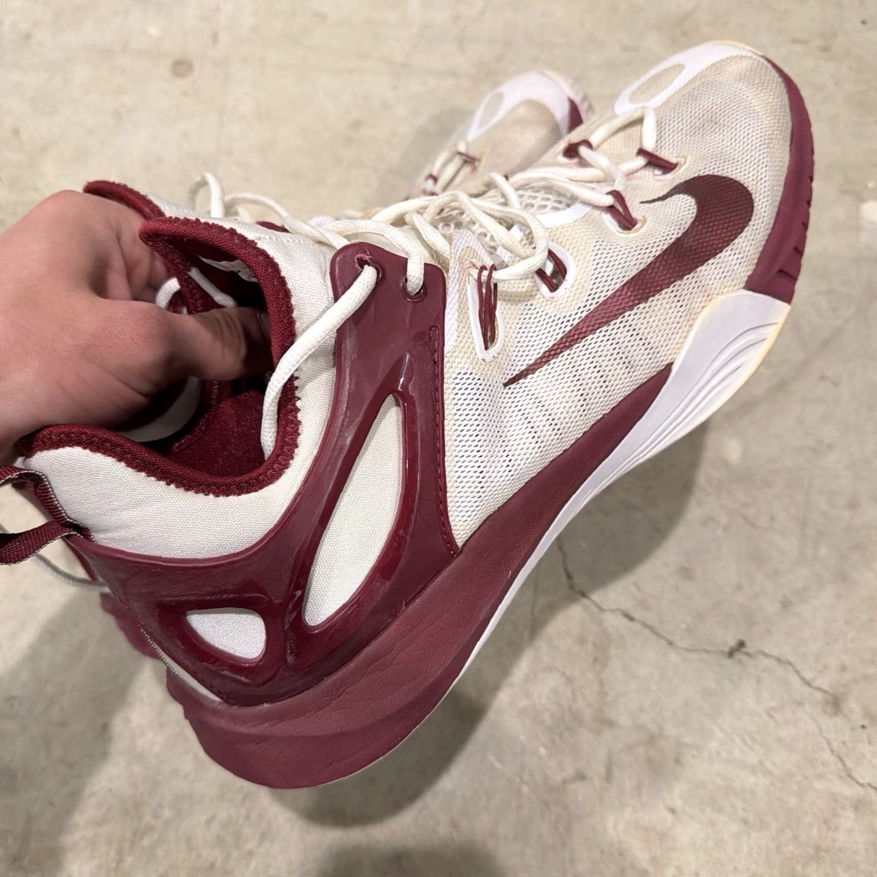 Nike Nike Zoom Hyperrev Basketball Sneakers White Red Mens Size 12 742247-166 Nike Shoes Basketball Sneakers Mens Size 12 White Red Size US 12 / EU 45 - 4 Thumbnail