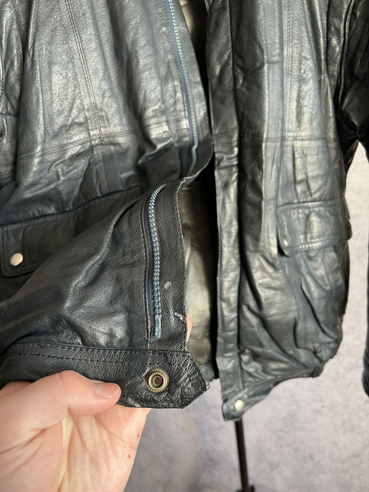 Genuine Leather Vintage Genuine Leather Bomber Jacket 90s Transformer Vest Size US L / EU 52-54 / 3 - 21 Thumbnail