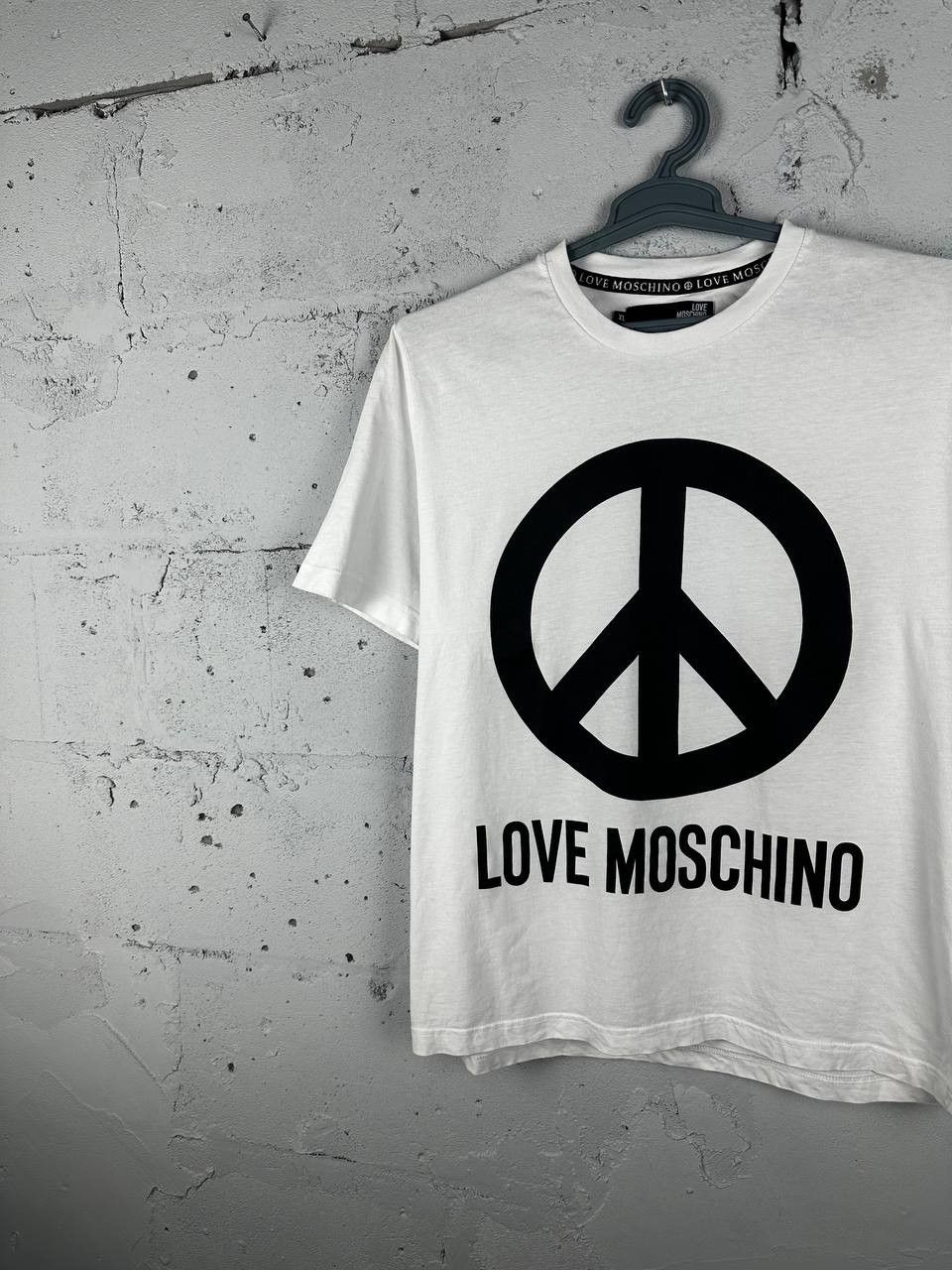 Moschino × Vintage Vintage Moschino Peace Sign Hippie T shirt White Size US XL / EU 56 / 4 - 2 Thumbnail
