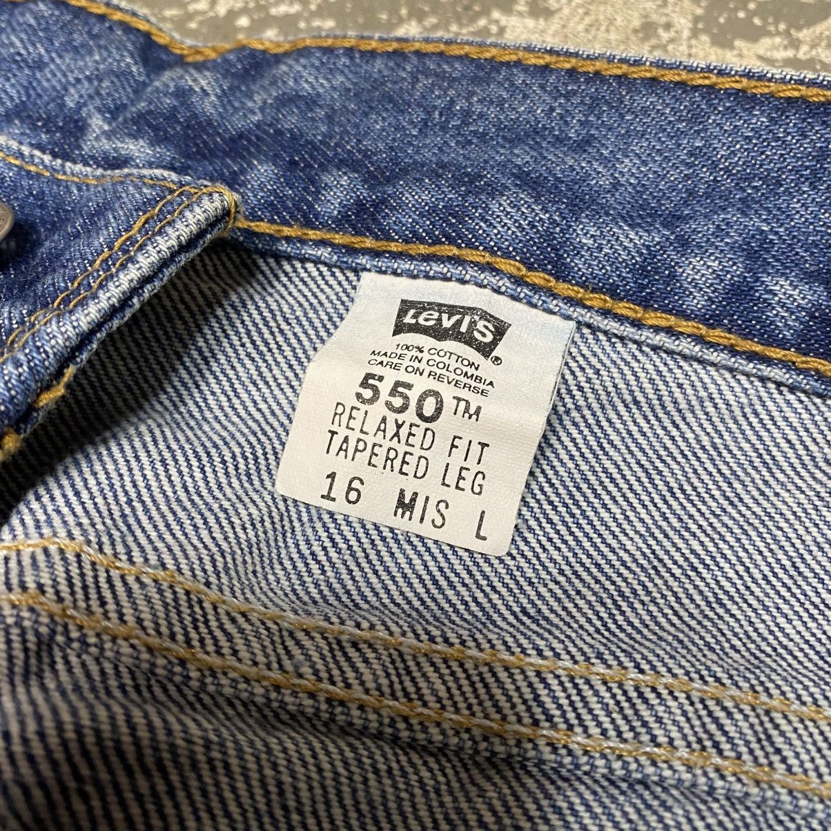 Levi's × Vintage Vintage Levi’s 550 Relaxed Fit Blue Denim Jeans 90s Size US 33 - 3 Thumbnail