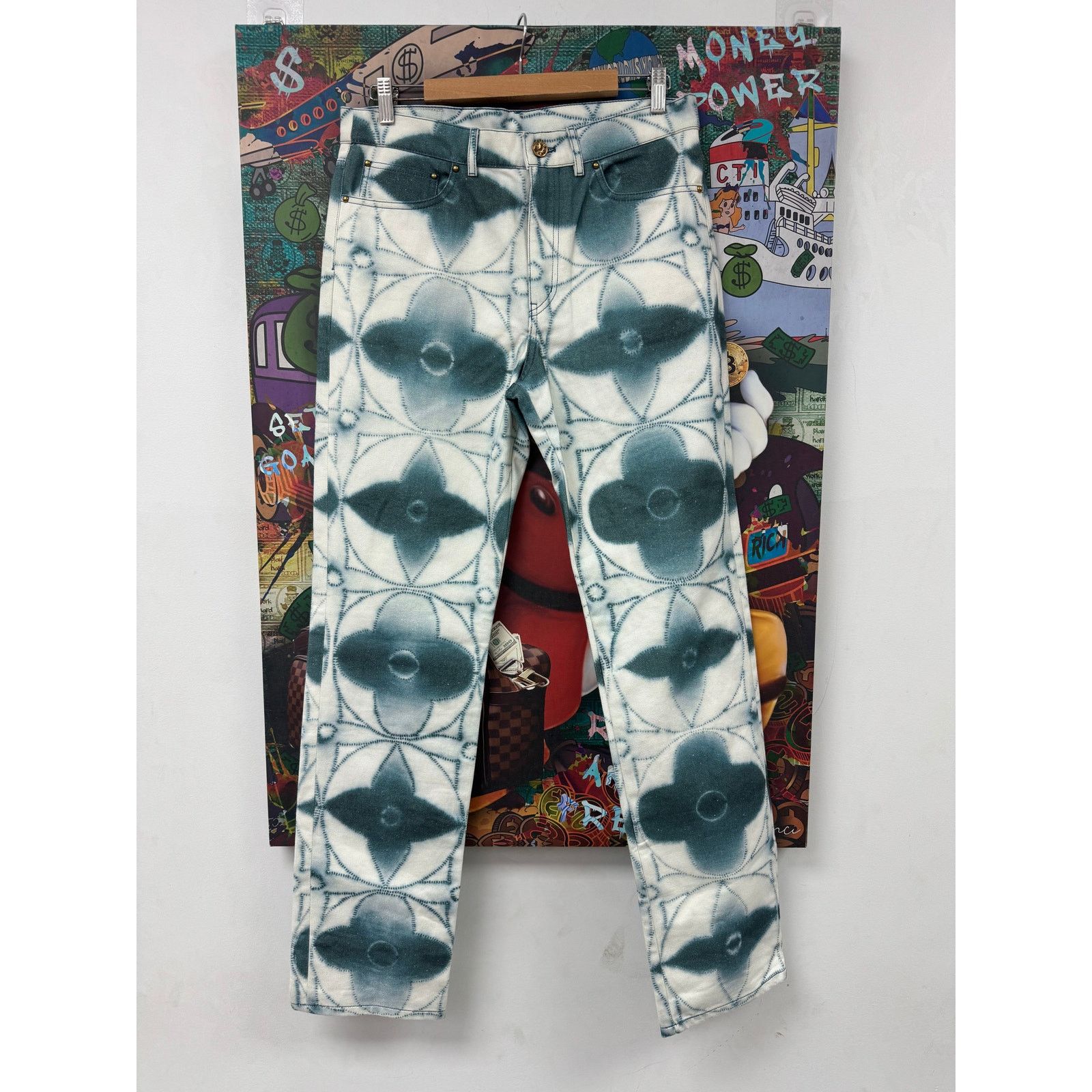 Louis Vuitton LV Tie Dye Monogram Denim Used 32 Size US 32 / EU 48 - 1 Thumbnail