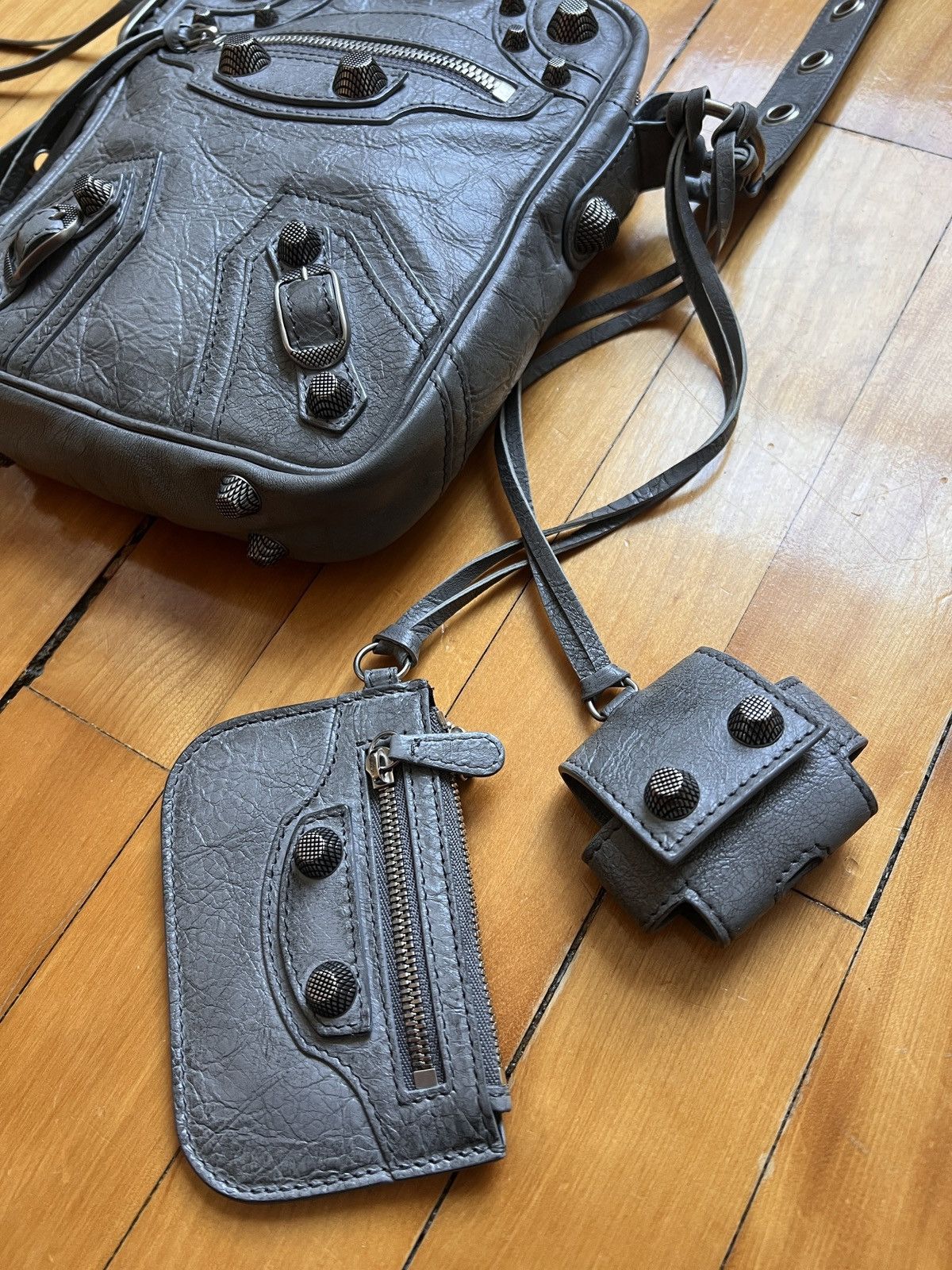 Balenciaga Le Cagole Embellished Textured-Leather Messenger Bag Size ONE SIZE - 3 Thumbnail