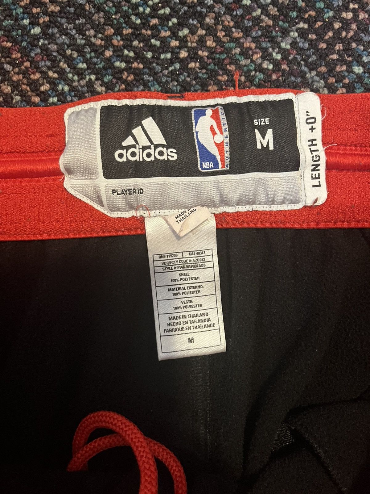 Adidas Vintage NBA Toronto Raptors Warm Up Pants Size US 34 / EU 50 - 2 Thumbnail