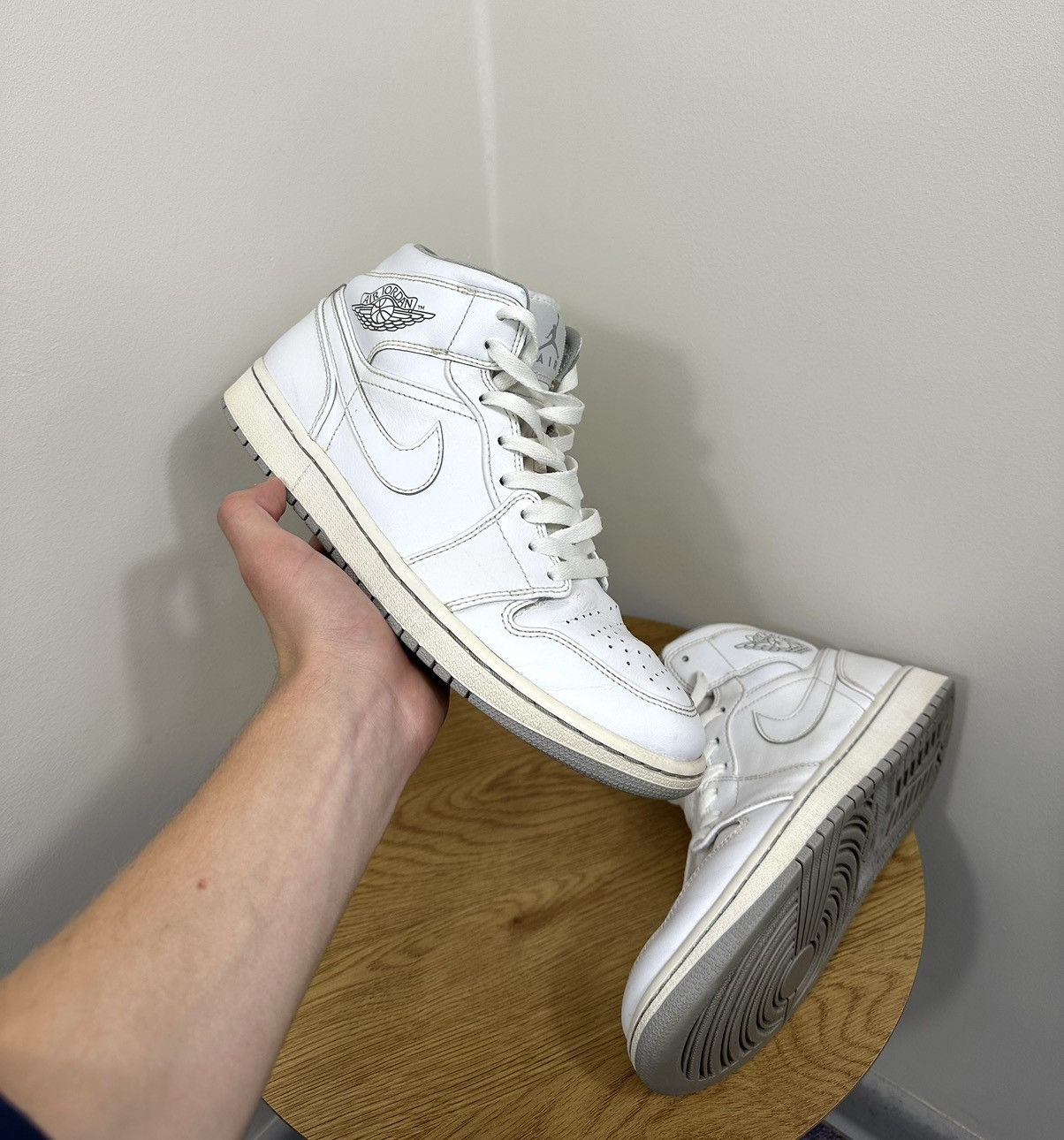 Jordan Brand Vintage Nike Air Jordan 1 Mid White Wolf Grey Hype Sneakers Size US 9 / EU 42 - 3 Thumbnail