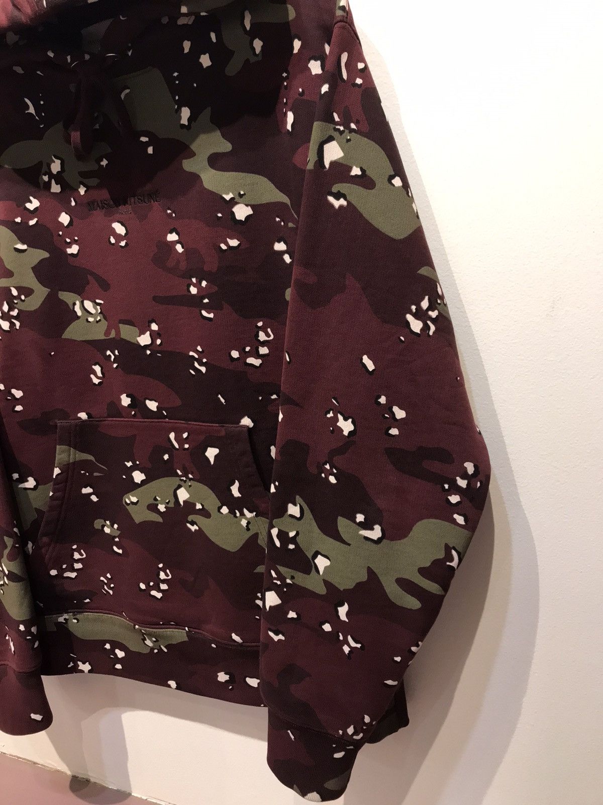 Maison Kitsune Maison kitsune red fox camo japan Paris streetwear designer Size US M / EU 48-50 / 2 - 7 Thumbnail