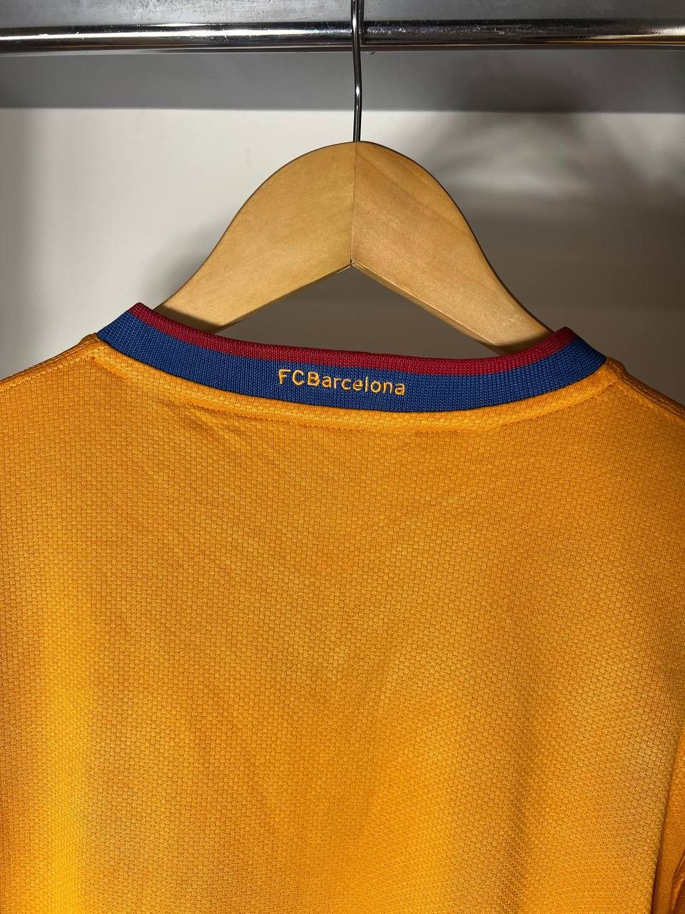Nike VINTAGE NIKE FC BARCELONA SPAIN SOCCER JERSEY RETRO Y2K 90s Size US M / EU 48-50 / 2 - 15 Thumbnail
