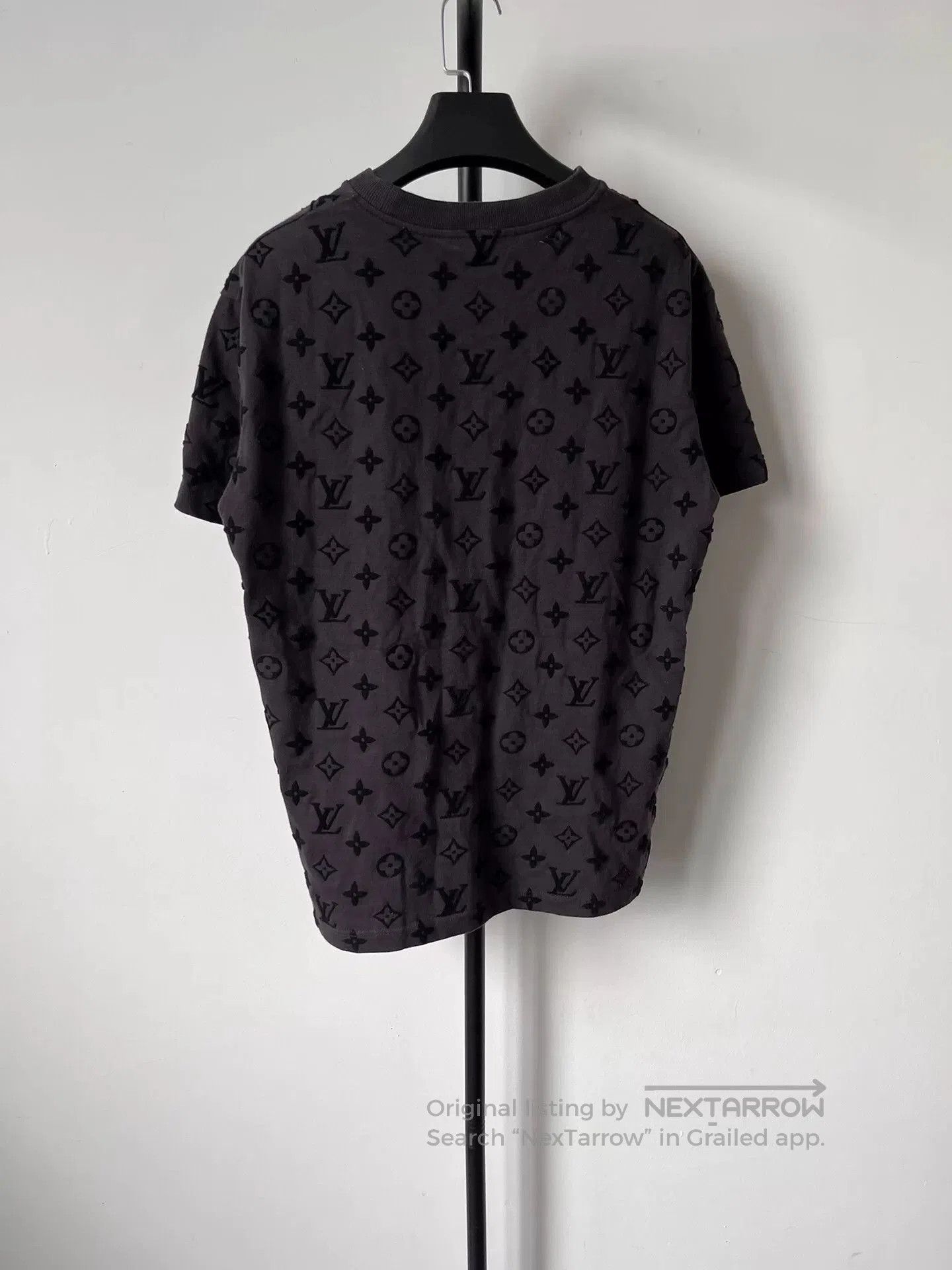 Louis Vuitton Louis Vuitton Men's All-over Letter T-shirt. Size US S / EU 44-46 / 1 - 2 Thumbnail