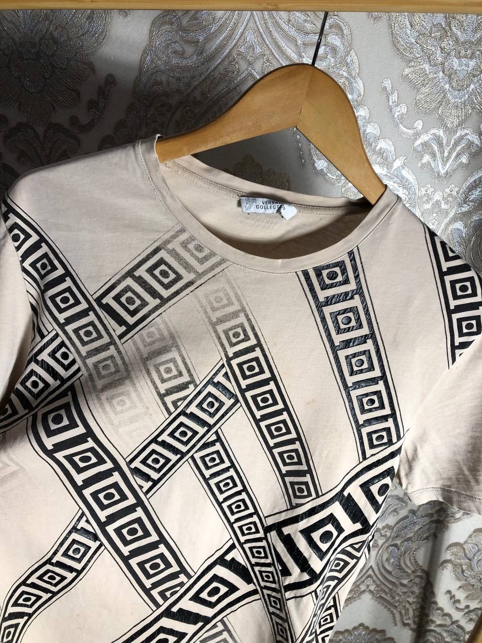 Versace × Vintage VERY RARE VERSACE COLLECTION ITALIAN DESIGNER T-SHIRT DELUX Size US M / EU 48-50 / 2 - 4 Thumbnail