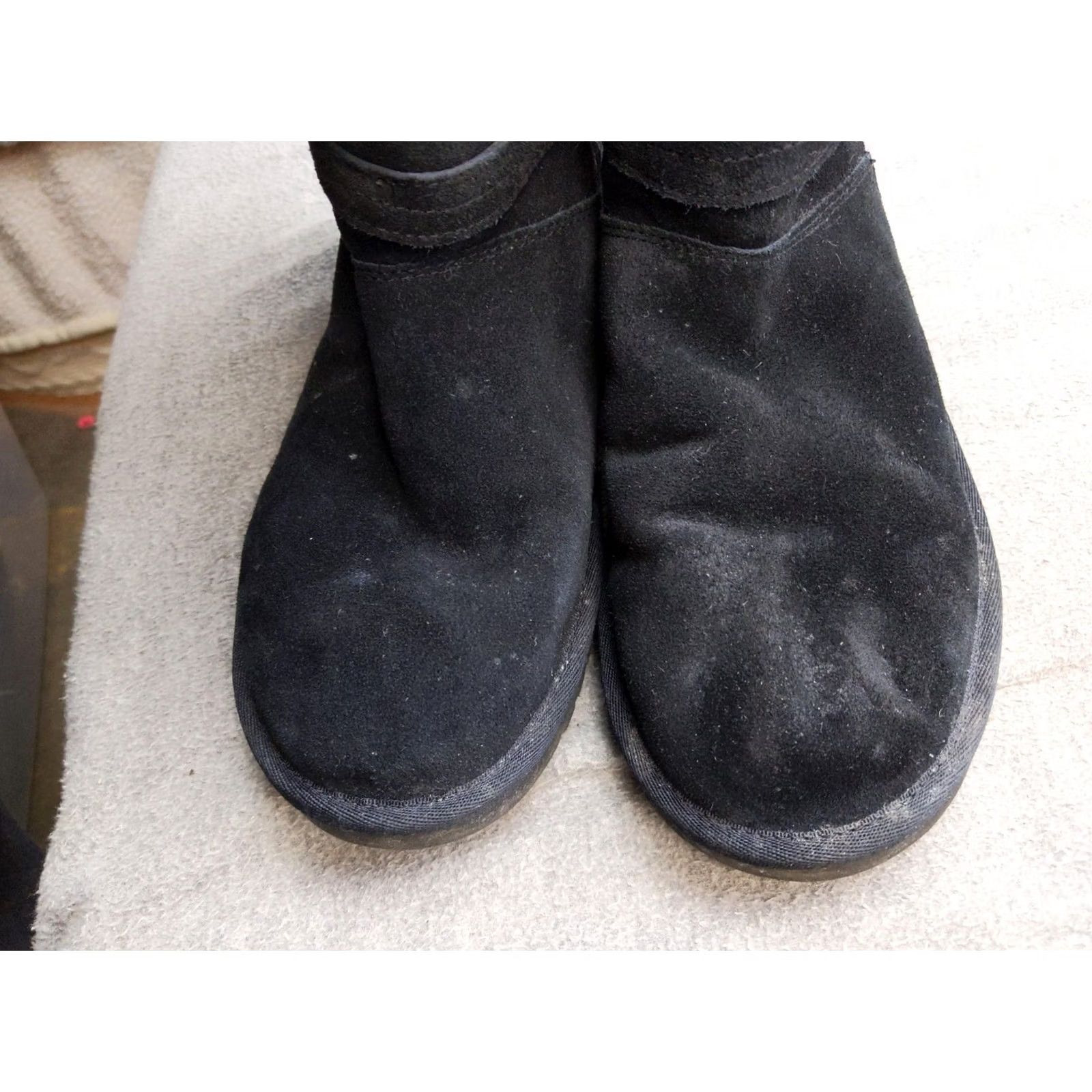 Vintage Koolaburra by UGG Boots Womens 8 Black Suede Mid Calf Buckle Faux Fur Lined Winter Casual Shoes Size US 8 / IT 38 - 3 Thumbnail