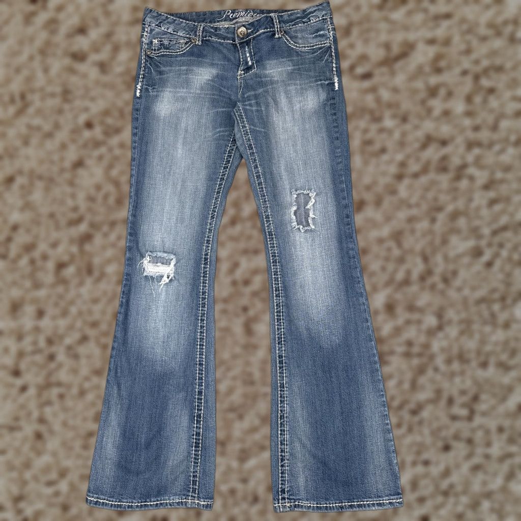 Denime Premiere Denim Jeans Womens 7/8 Bootcut Distressed Pockets Embroidered Back Flap Pocket 5-Pocket Denim Size 28" / US 6 / IT 42 - 1 Thumbnail