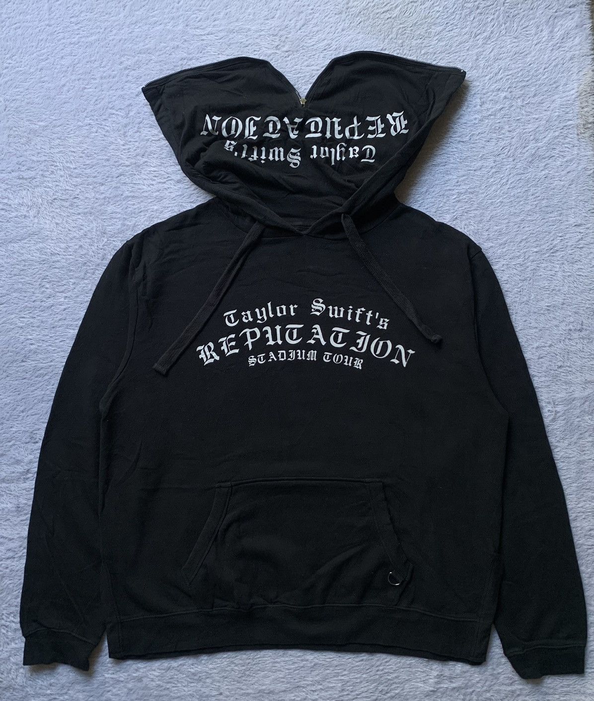 Band Tees Taylor Swift reputation stadium tour 2018 L Oversized Size US L / EU 52-54 / 3 - 1 Thumbnail