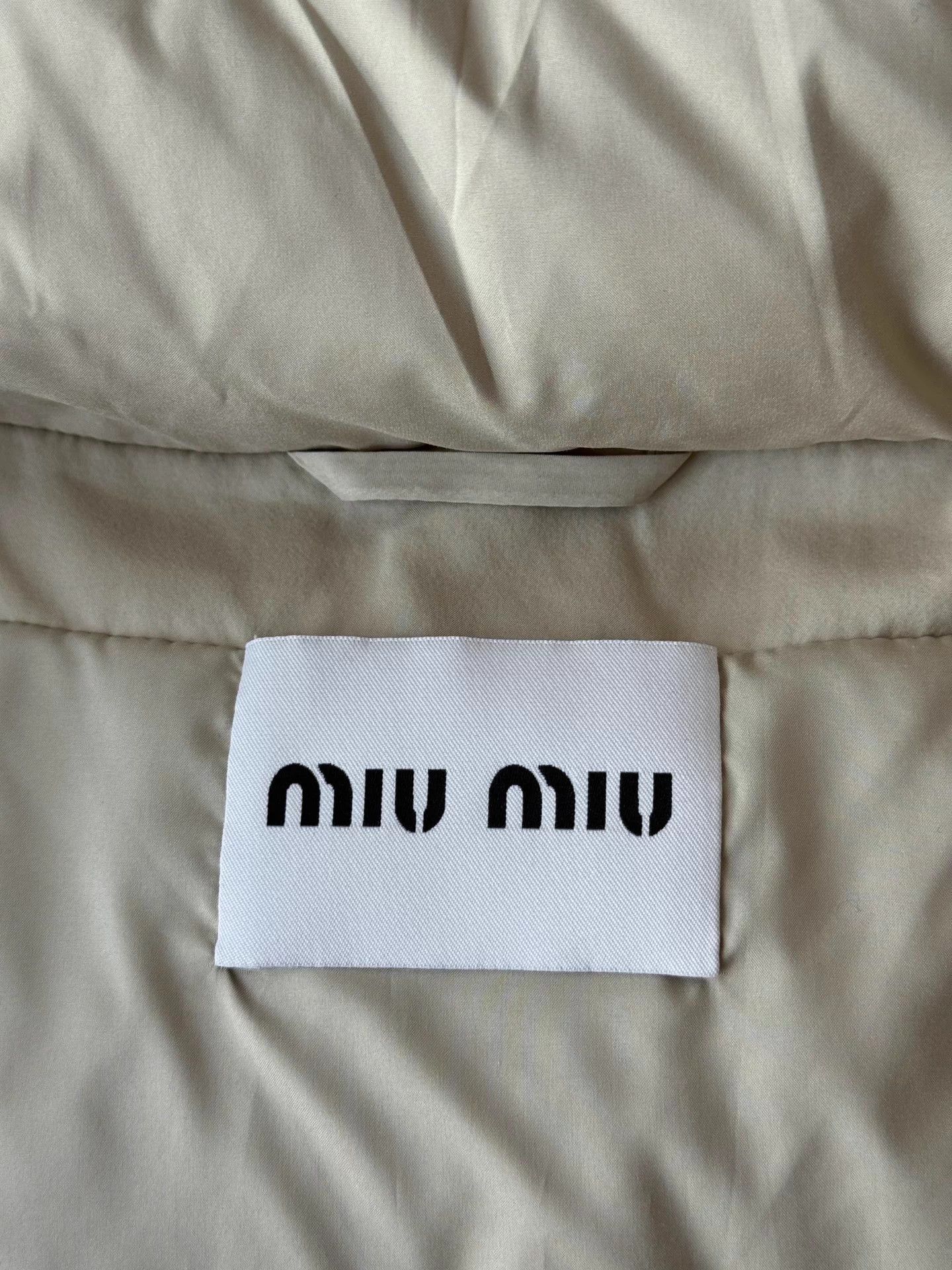Miu Miu MiuMiu 25FW Beige Oversized Ultra-Light Down Jacket 38 Worn Size S / US 4 / IT 40 - 4 Thumbnail