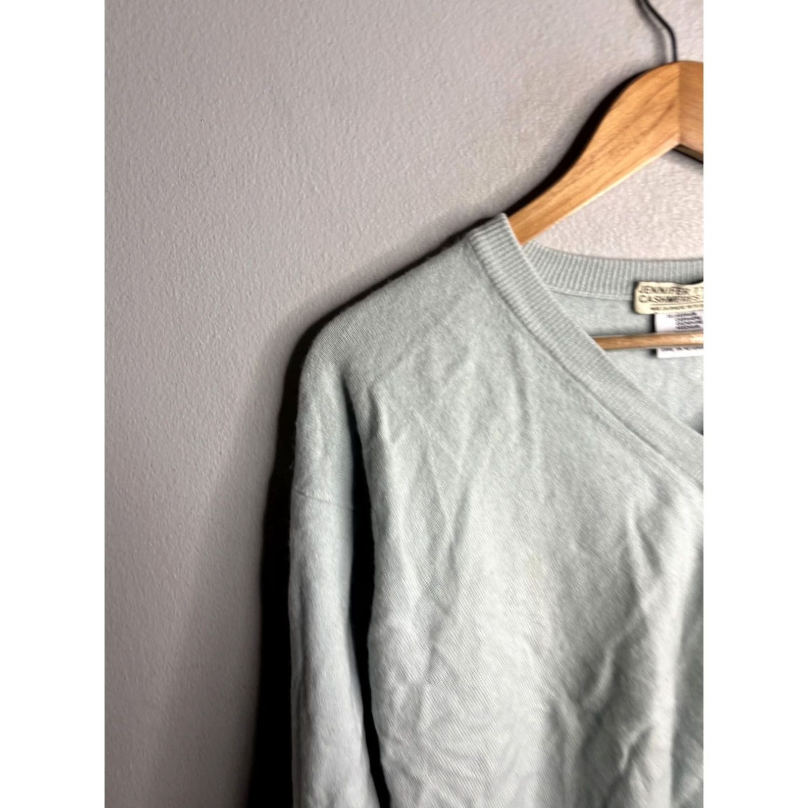 Vintage Jennifer Tyler Cashmeres Etc Sweater Womens Medium Blue V-Neck Pullover Cashmere Silk Knit Size M / US 6-8 / IT 42-44 - 2 Thumbnail