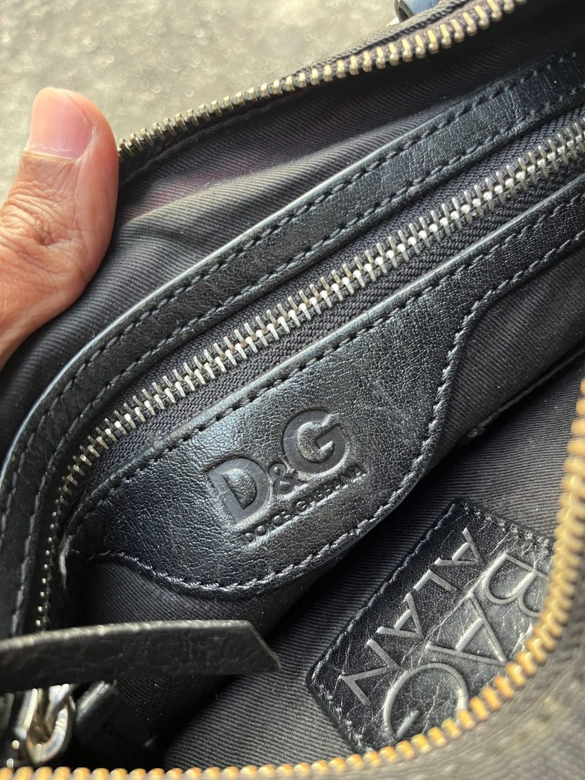 Dolce & Gabbana 2000s Dolce & Gabbana Alan Zip Leather Shoulder Bag Size ONE SIZE - 3 Thumbnail