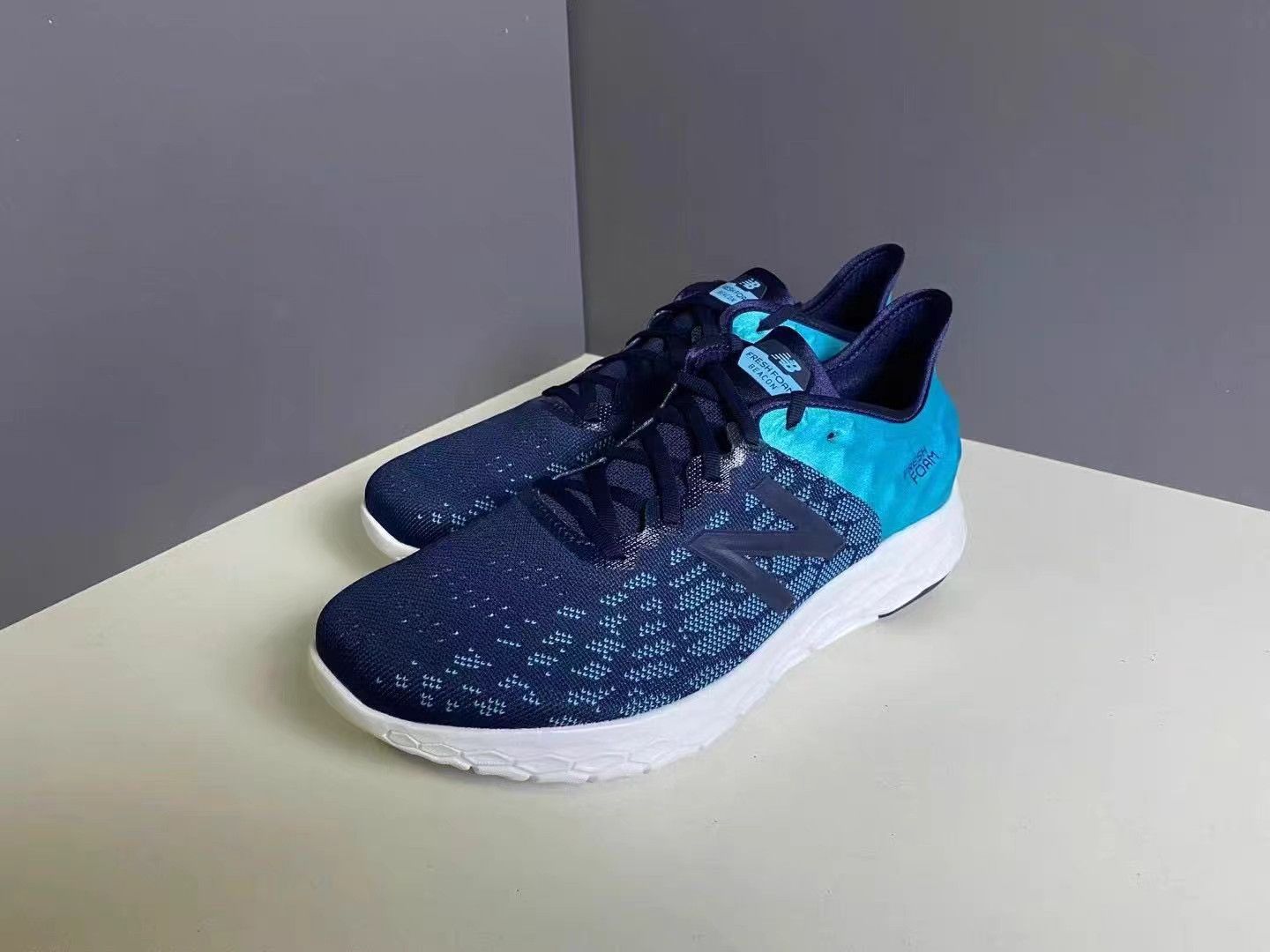 New Balance New Balance Fresh Foam Beacon K15 Size US 12 / EU 45 - 1 Thumbnail
