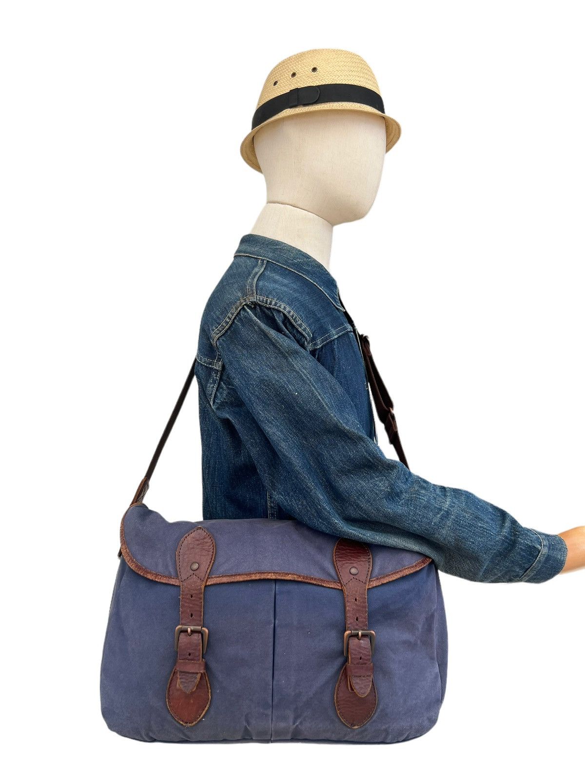 Japanese Brand Butler Verner Sails Japan Sun Faded Waxed Messenger Bag Size ONE SIZE - 2 Thumbnail