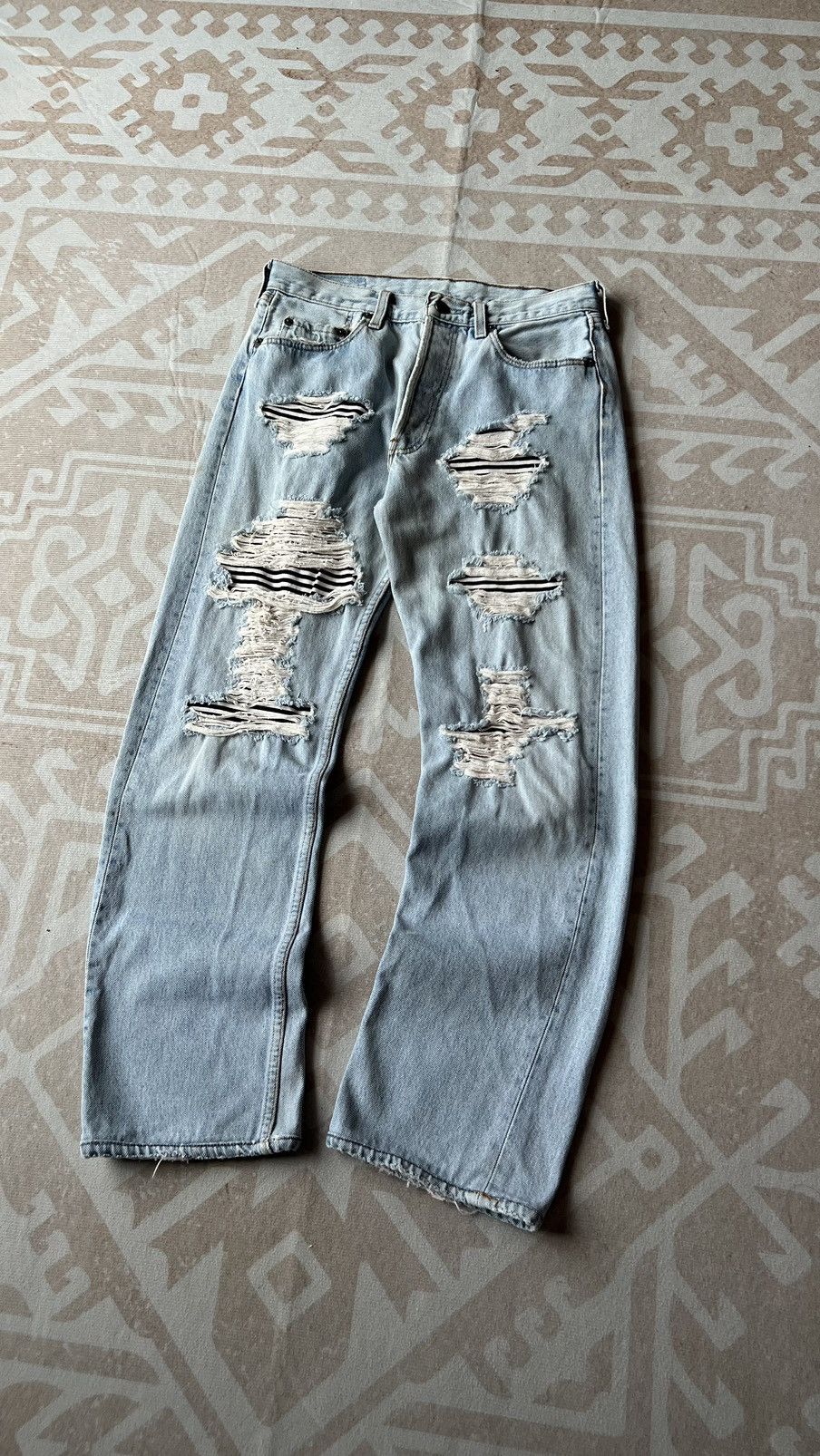 Levi's VINTAGE DISTRESSED KURT COBAIN JEANS Size US 30 / EU 46 - 2 Thumbnail