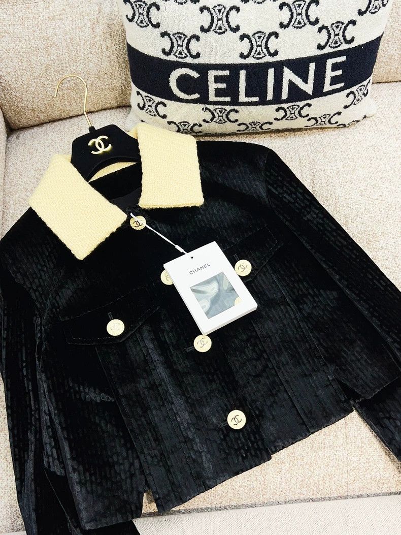 Chanel Chanel 22B Autumn and Winter Preview Series Black Yellow E Size XS / US 0-2 / IT 36-38 - 2 Thumbnail