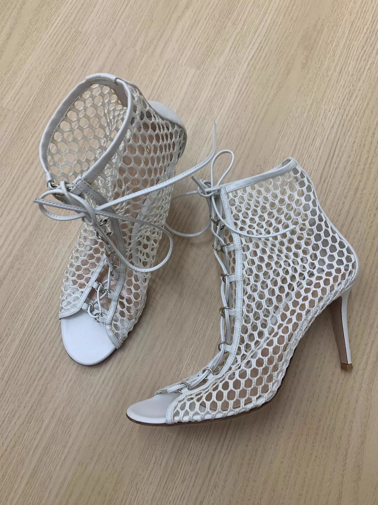 Gianvito Rossi Gianvito Rossi White Lace-Up Mesh Heels 39.5 New Size US 9 / IT 39 - 2 Thumbnail
